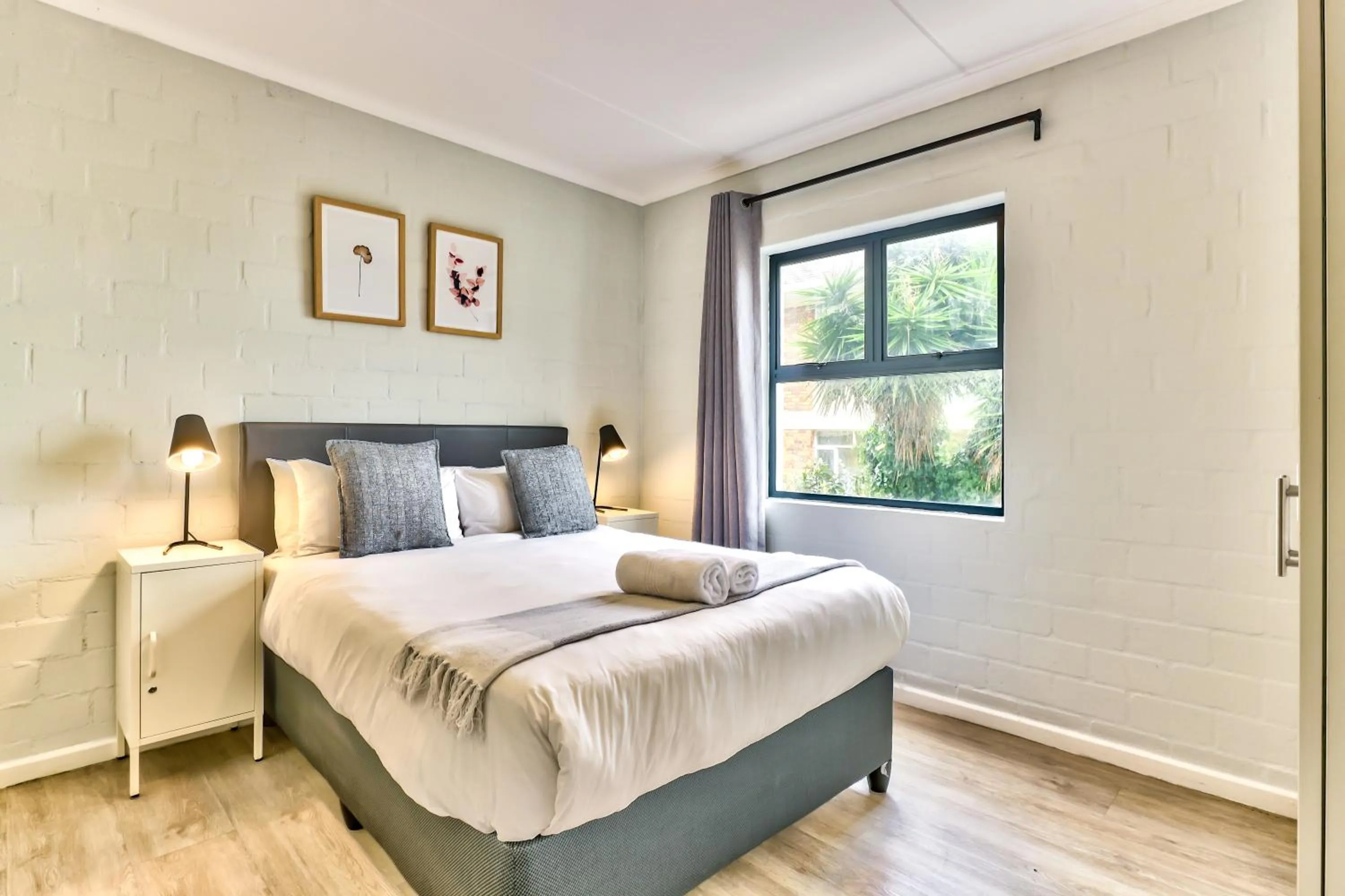 Bed in WINK Aparthotel Eaton Square