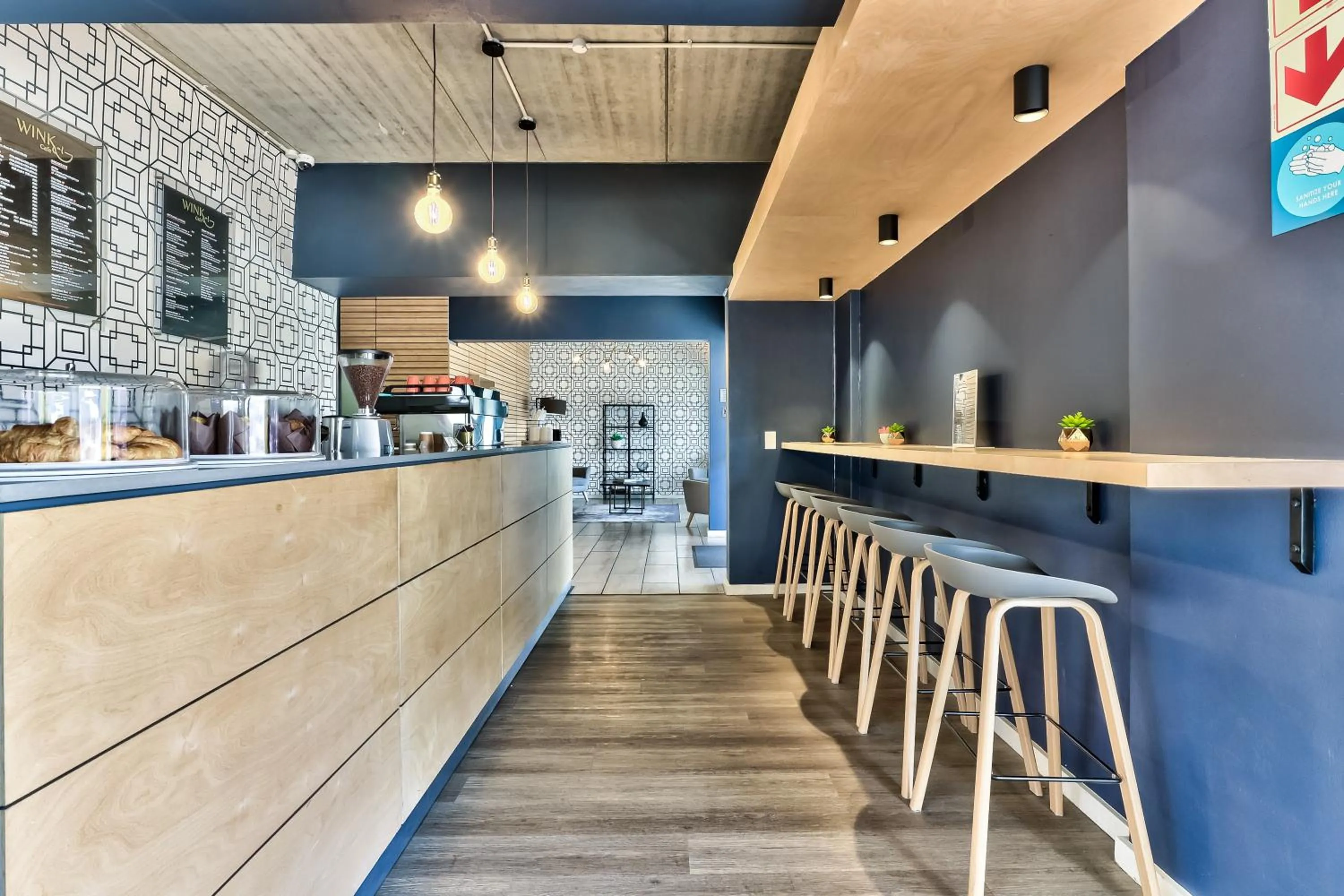 Restaurant/places to eat in WINK Aparthotel Eaton Square