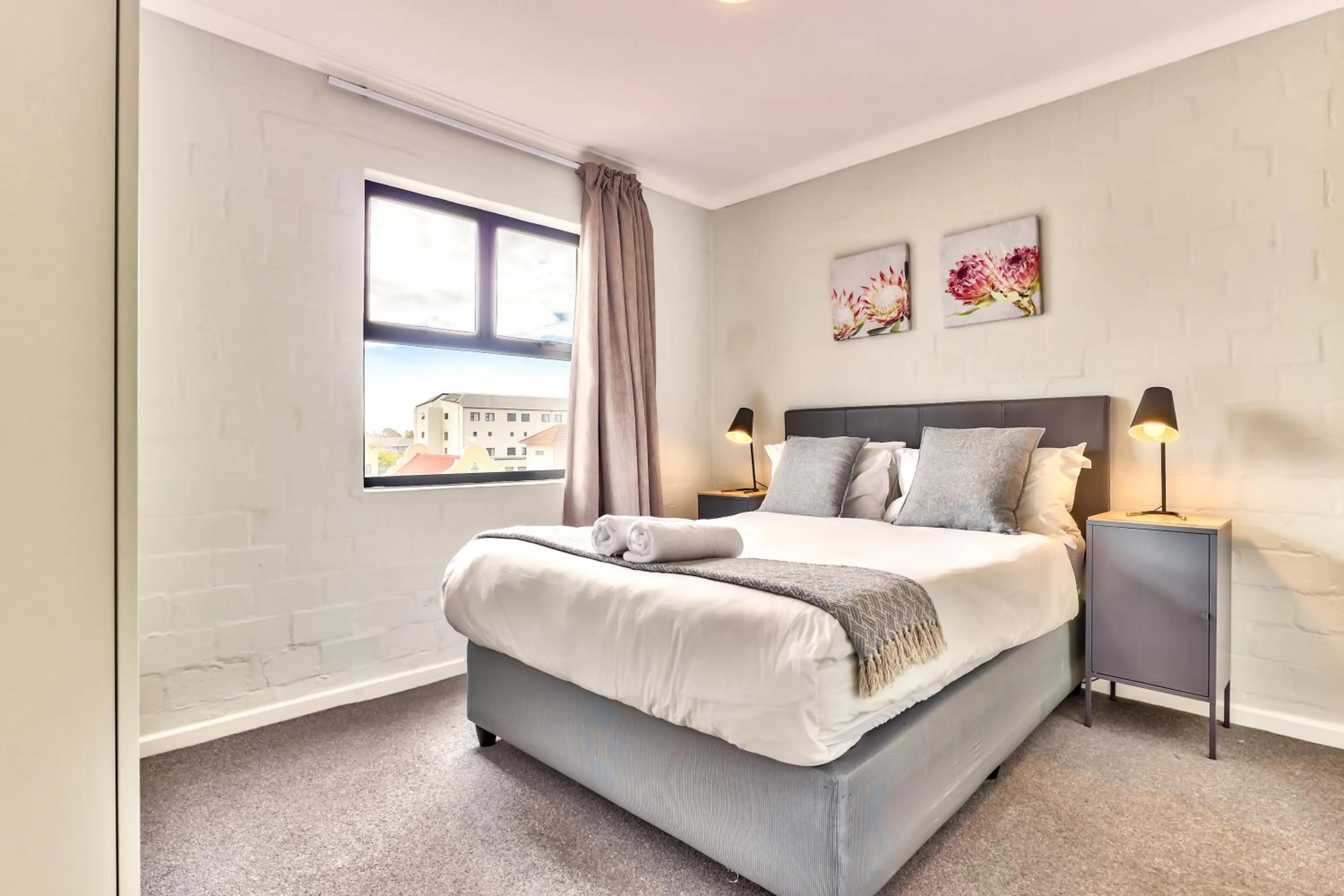 Bed in WINK Aparthotel Eaton Square