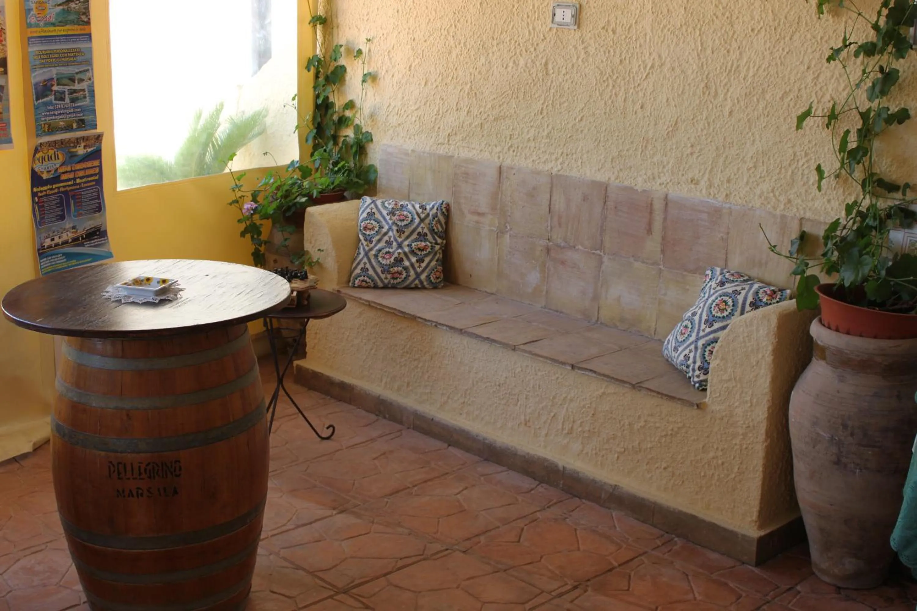 Restaurant/places to eat in Villa Mozia