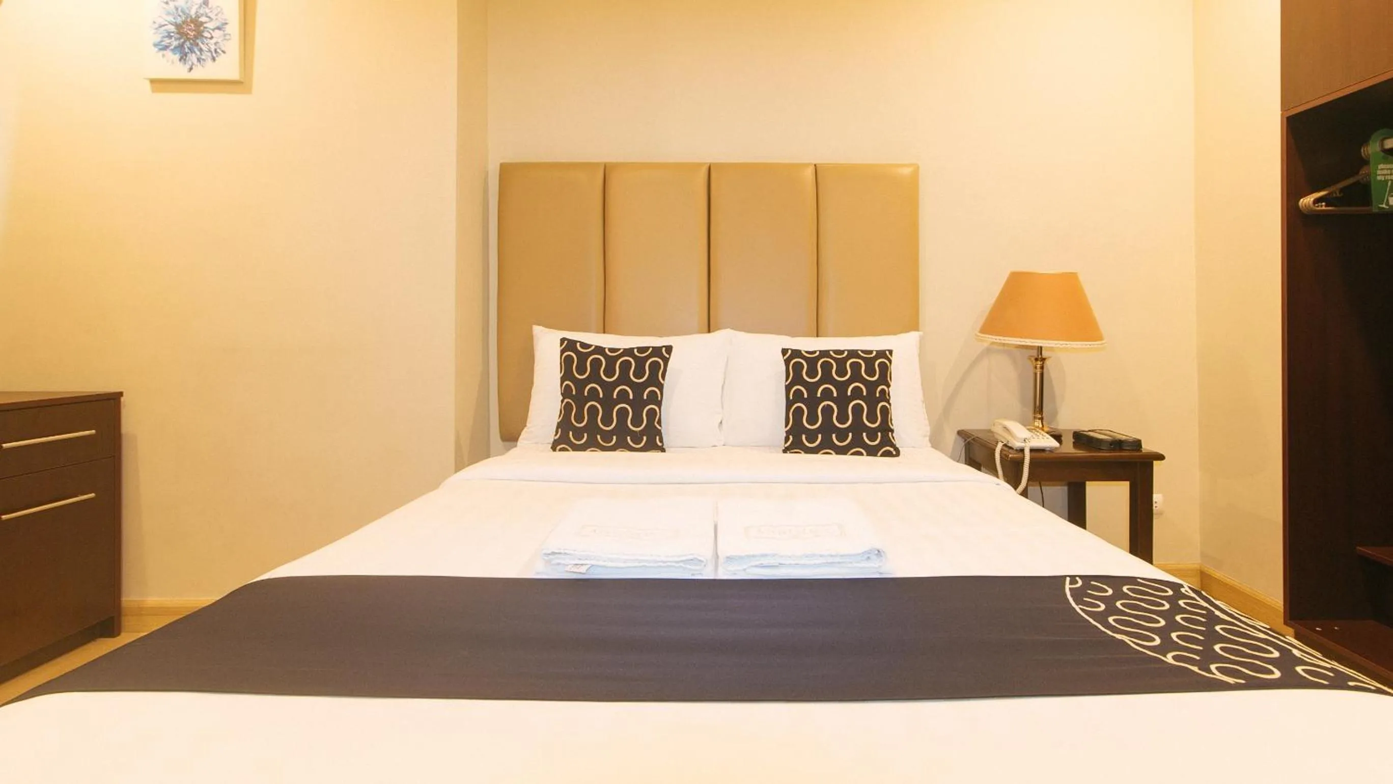 Bed in Asrodel Hotel RedPartner