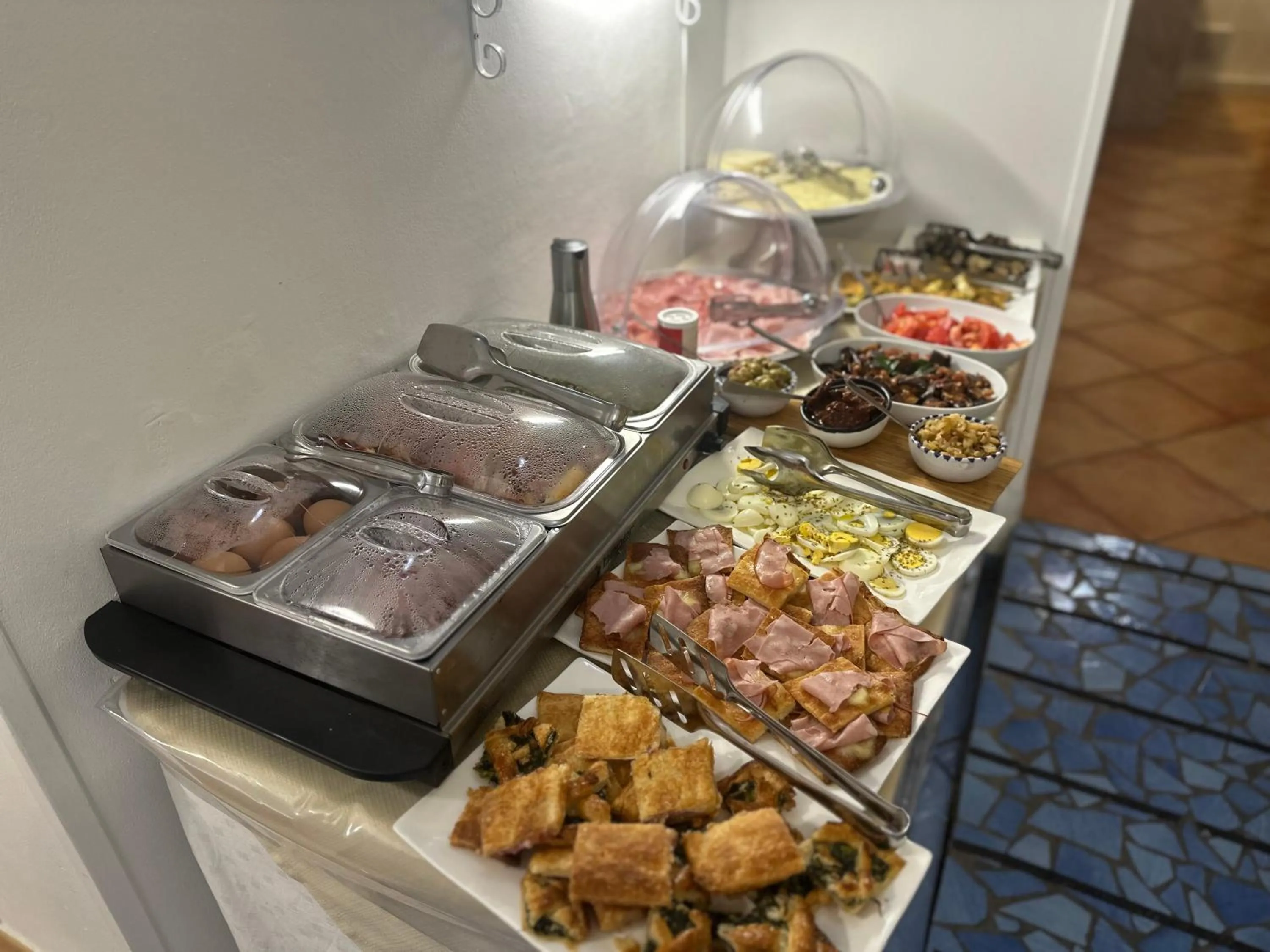 Breakfast in Badia Rooms & Breakfast