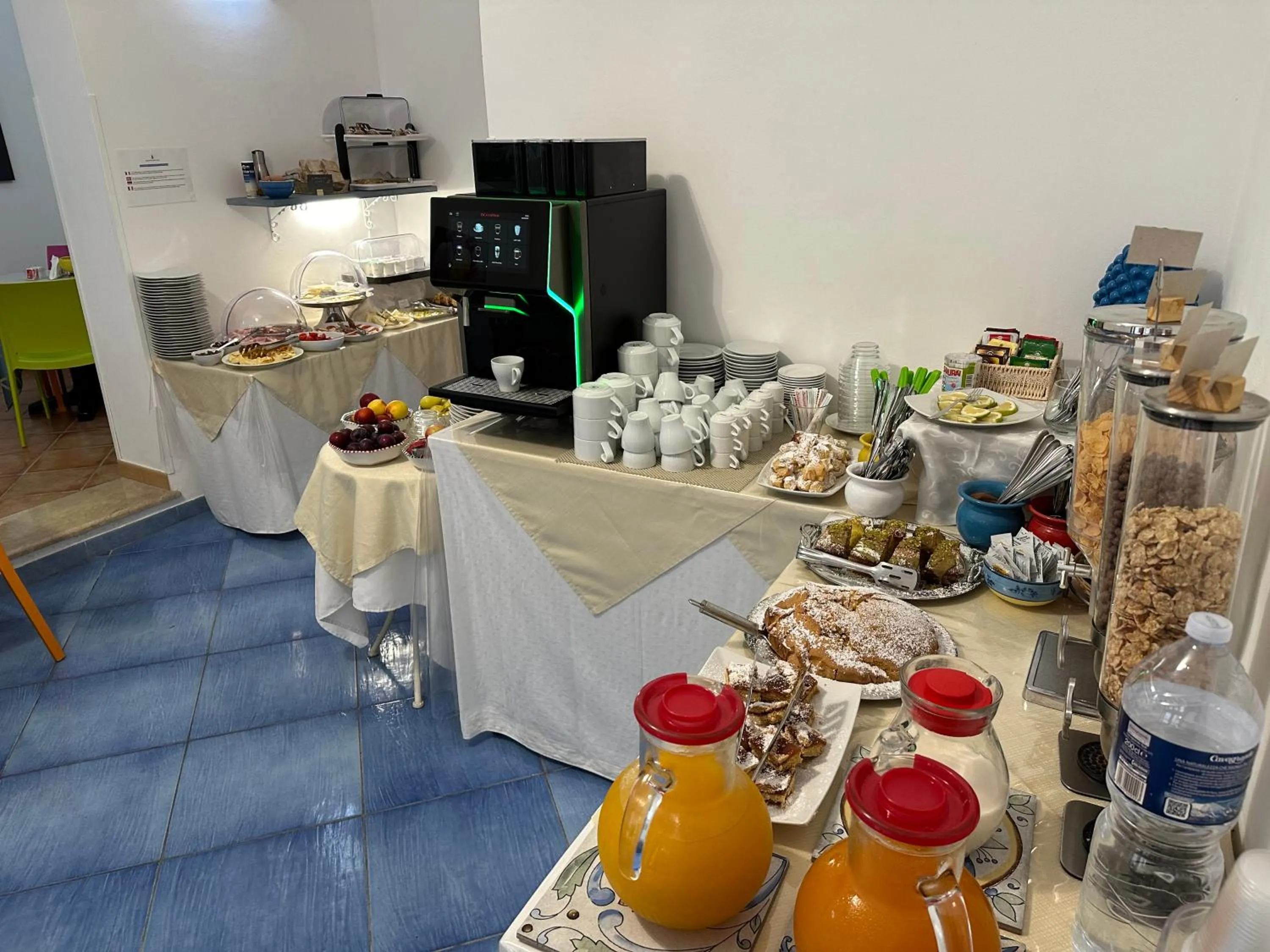 Breakfast in Badia Rooms & Breakfast