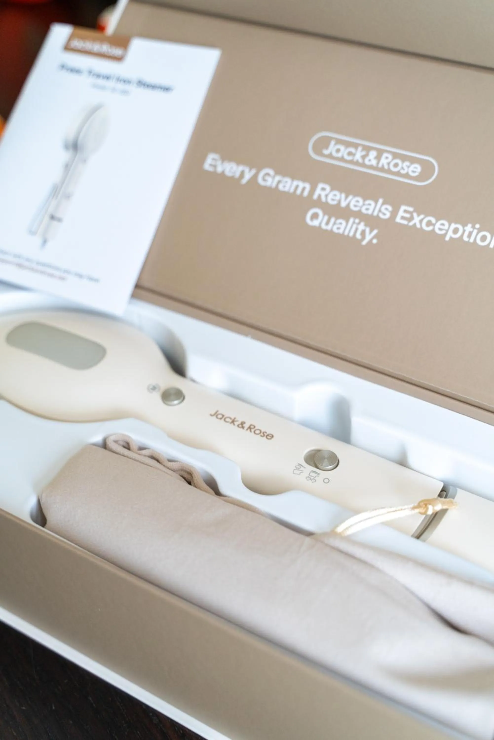 flat iron in Hôtel Comté de Nice