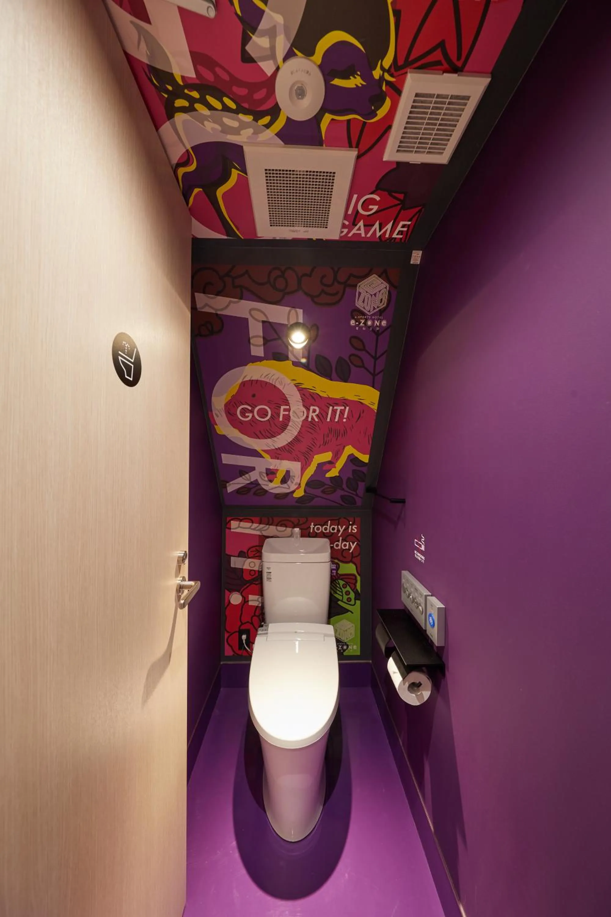 Toilet in esports hotel e-ZONe 電脳空間