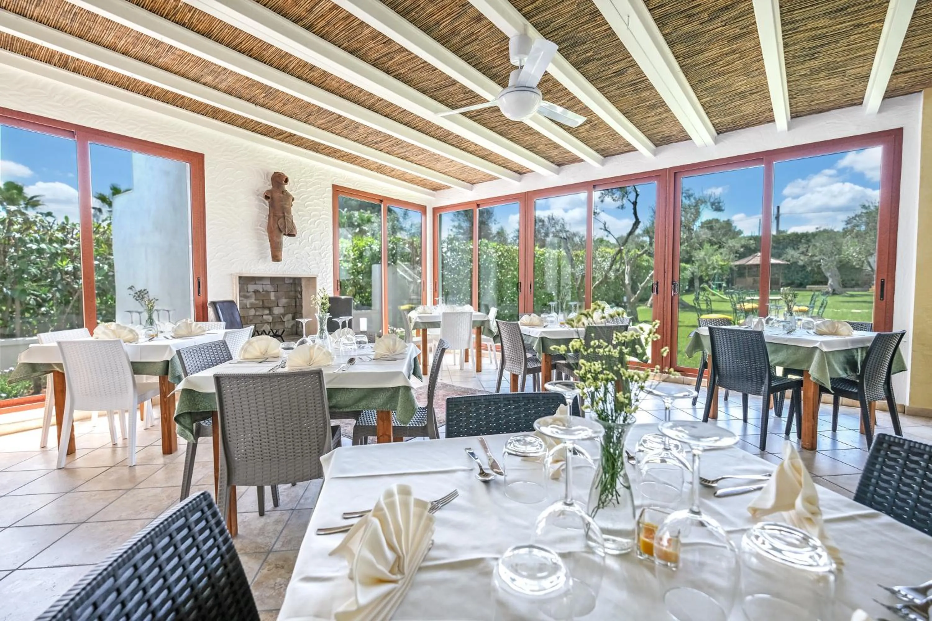 Restaurant/places to eat in Residence Contrada Schite