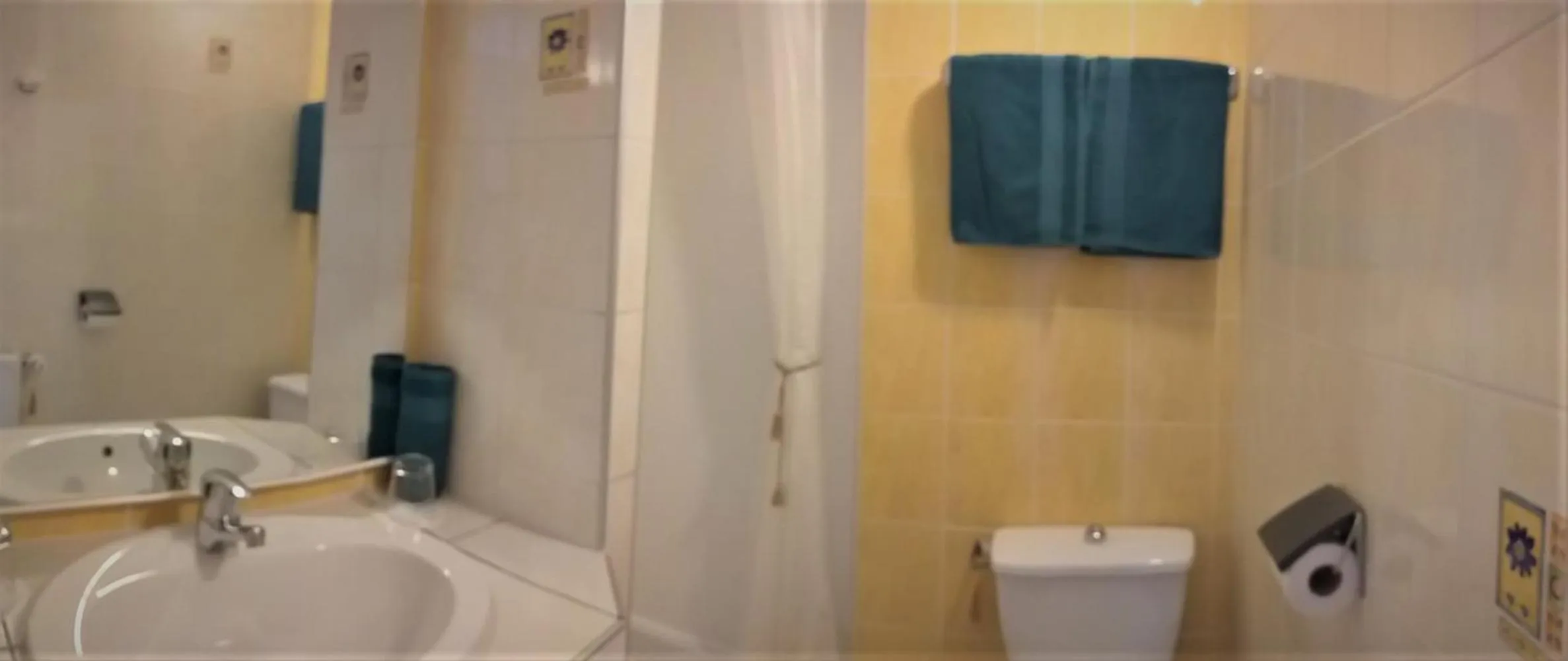 Bathroom in LA GRANGE TEMPLIERE 2018