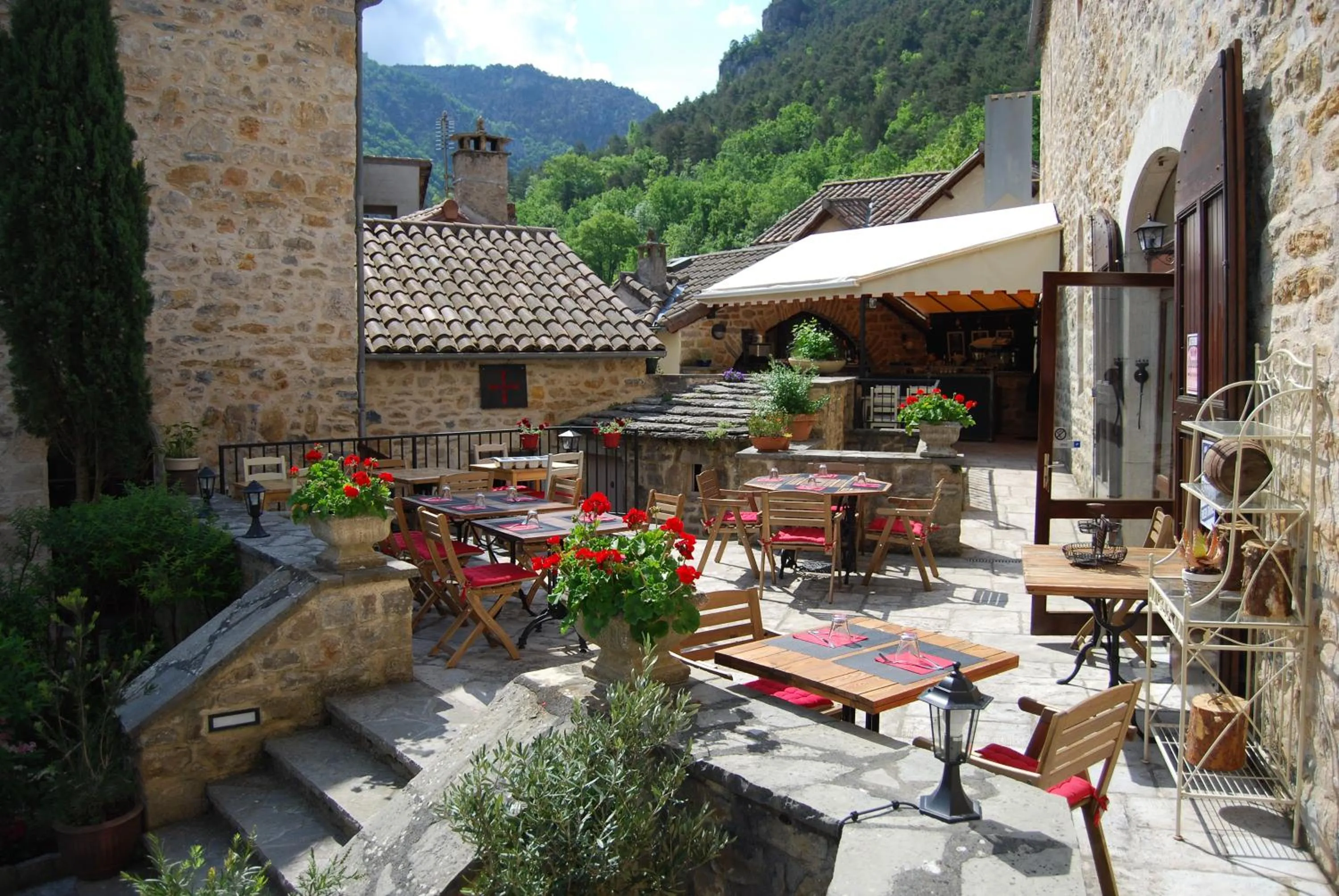 Patio in LA GRANGE TEMPLIERE 2018