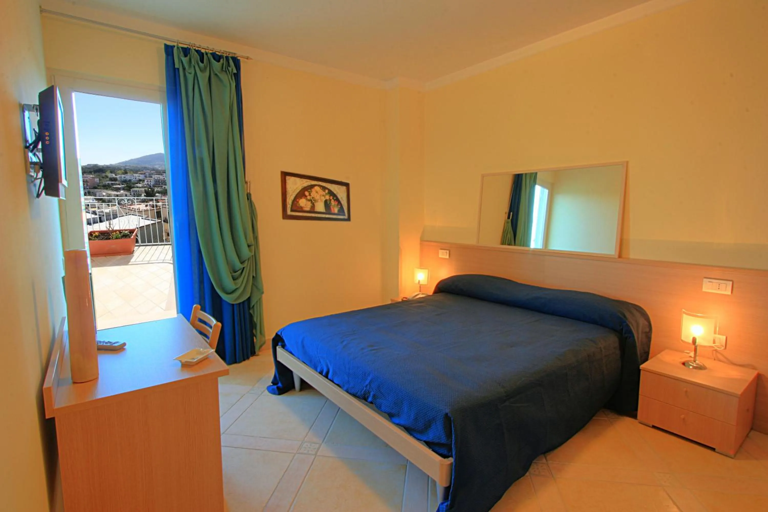 Day, Bed in Posidonia Residence