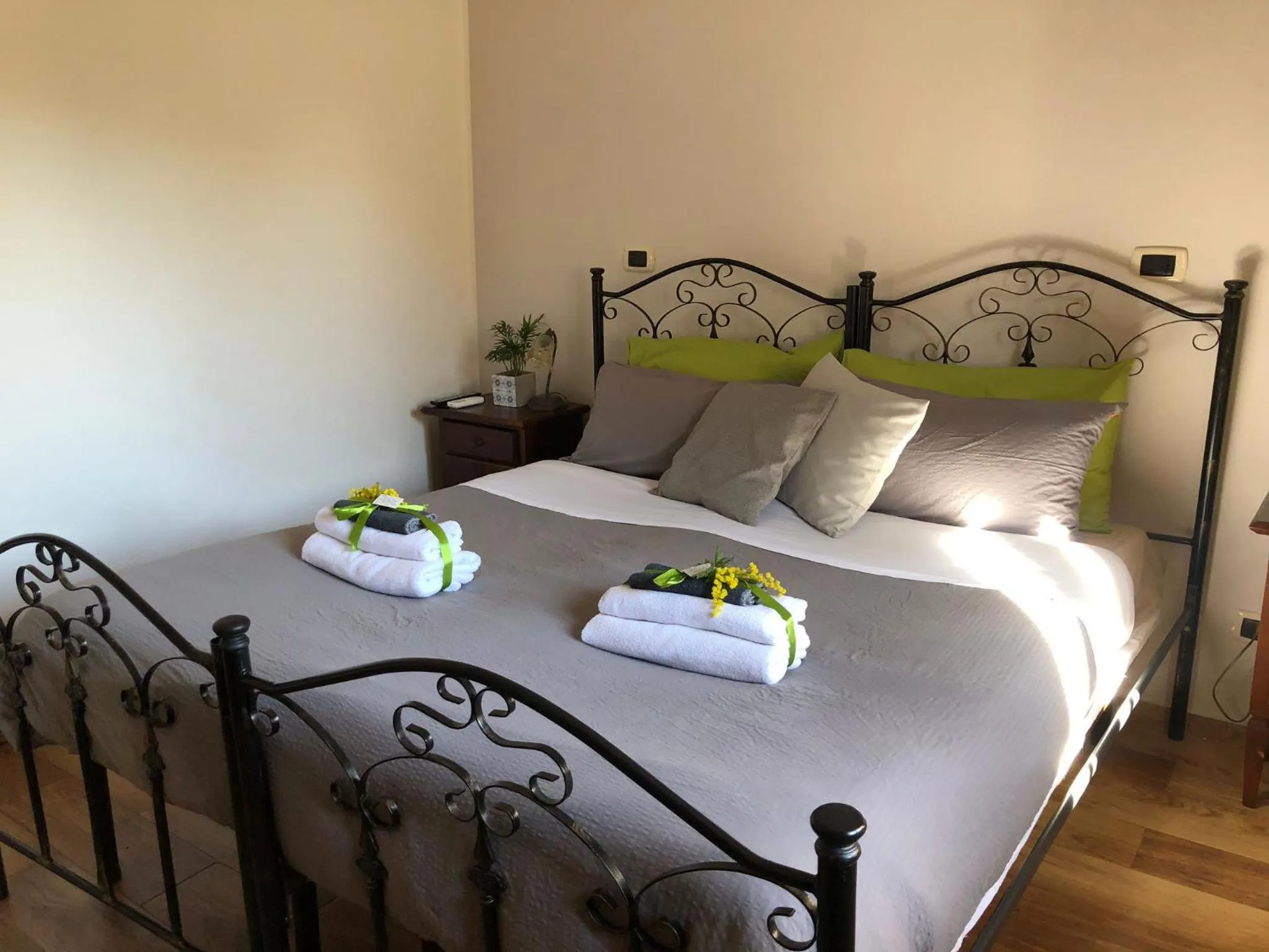 Bedroom, Bed in B&B Mandorla Amara