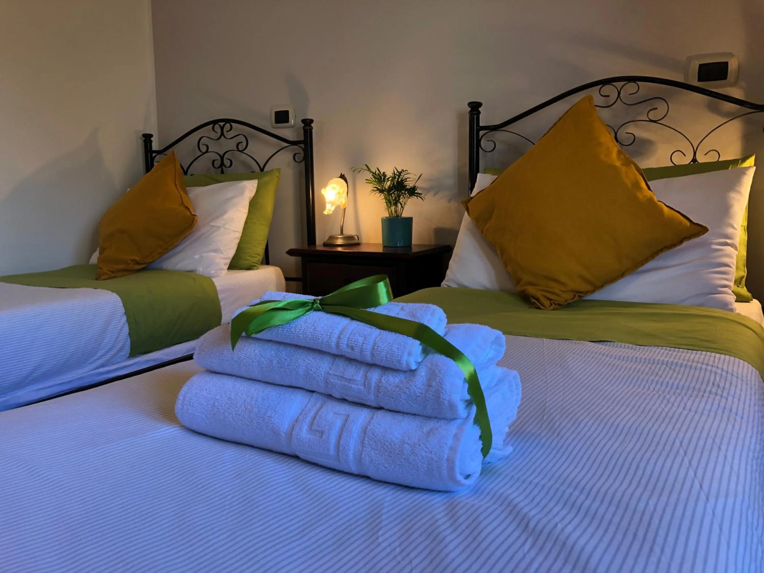 Bedroom, Bed in B&B Mandorla Amara