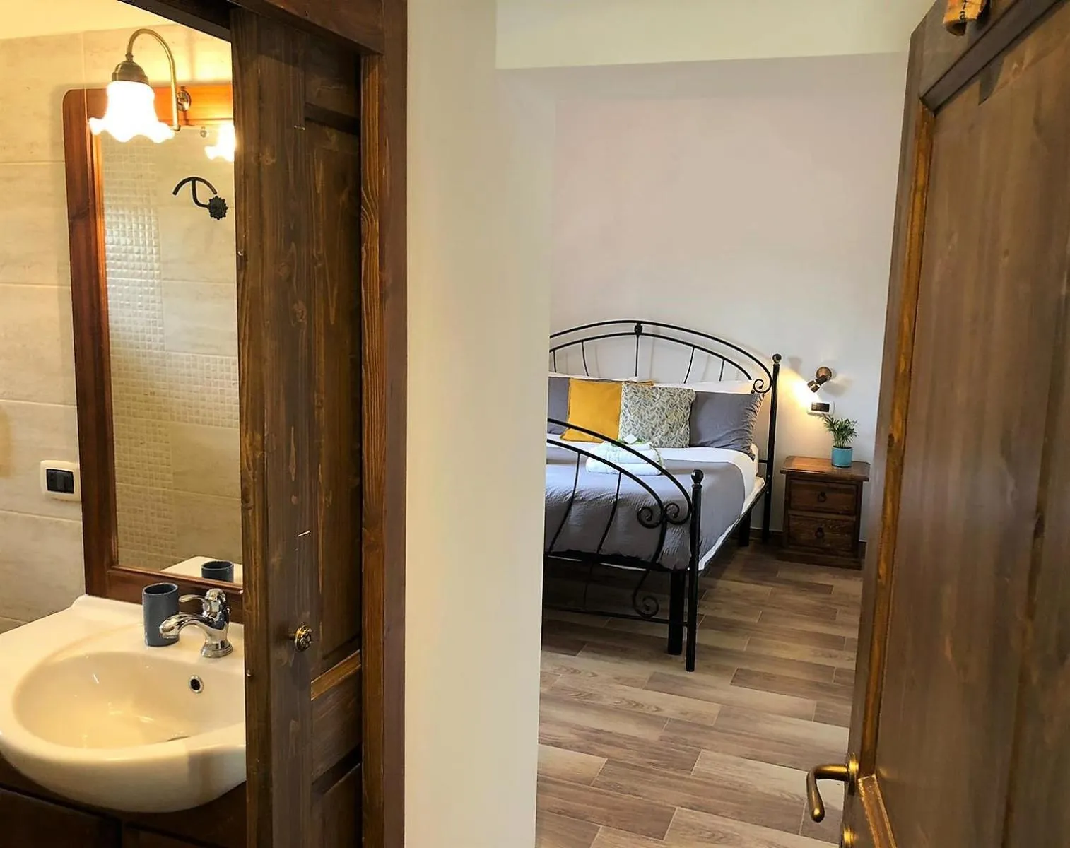 Bathroom, Bed in B&B Mandorla Amara