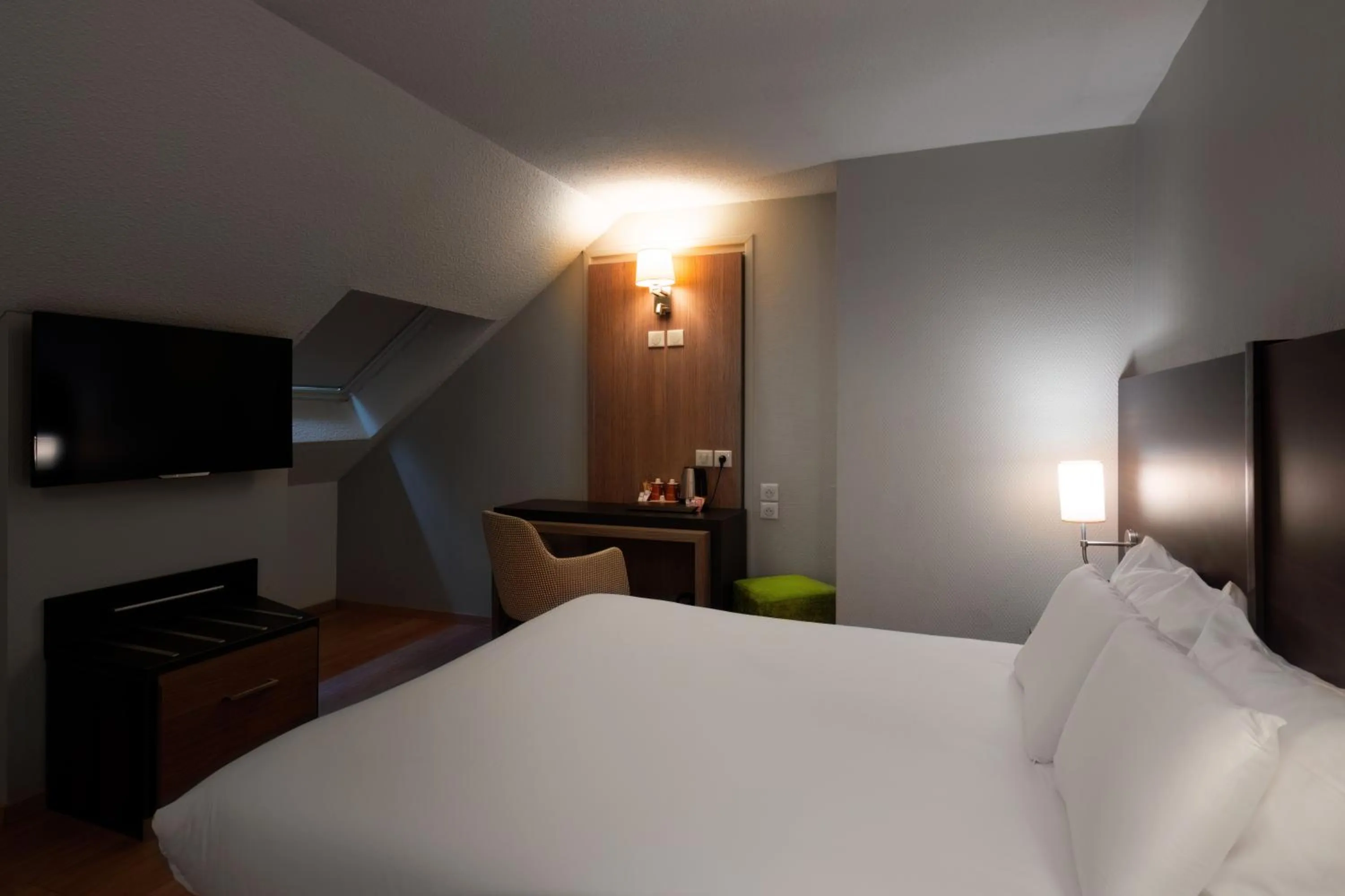 Bedroom, Bed in Kyriad Belfort Centre Gare