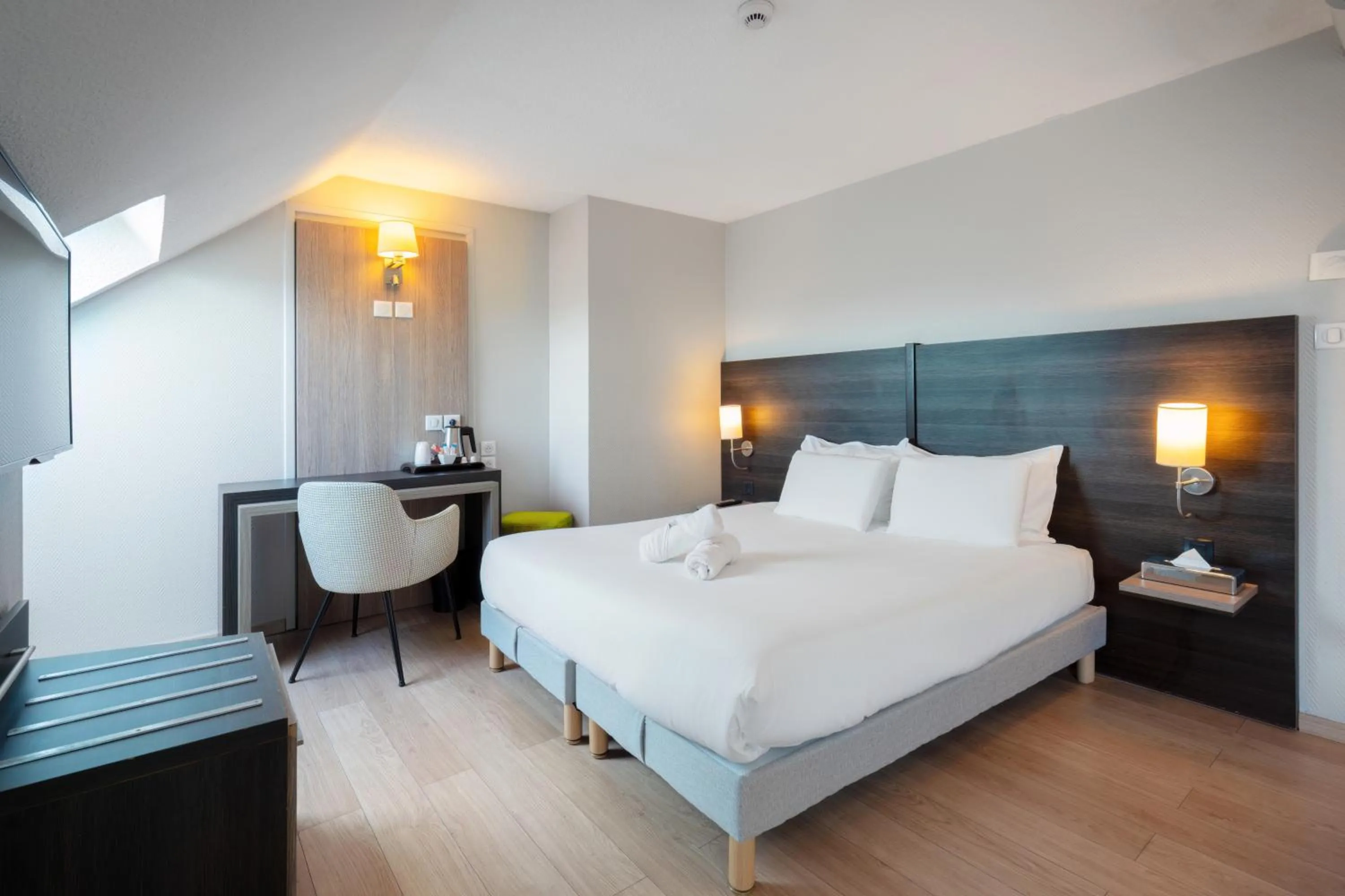 Bedroom, Bed in Kyriad Belfort Centre Gare