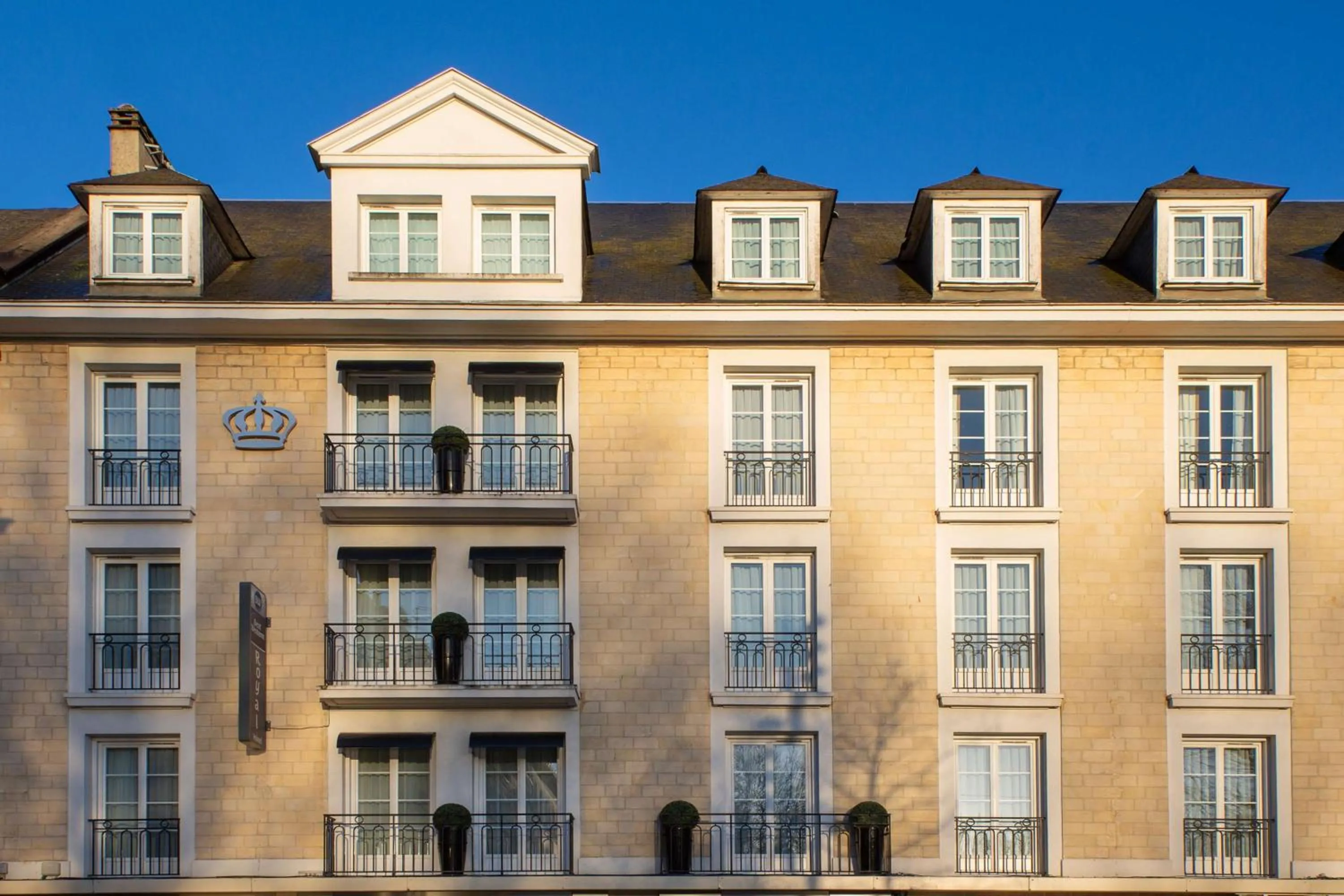 Property building in Best Western Royal Hotel Caen