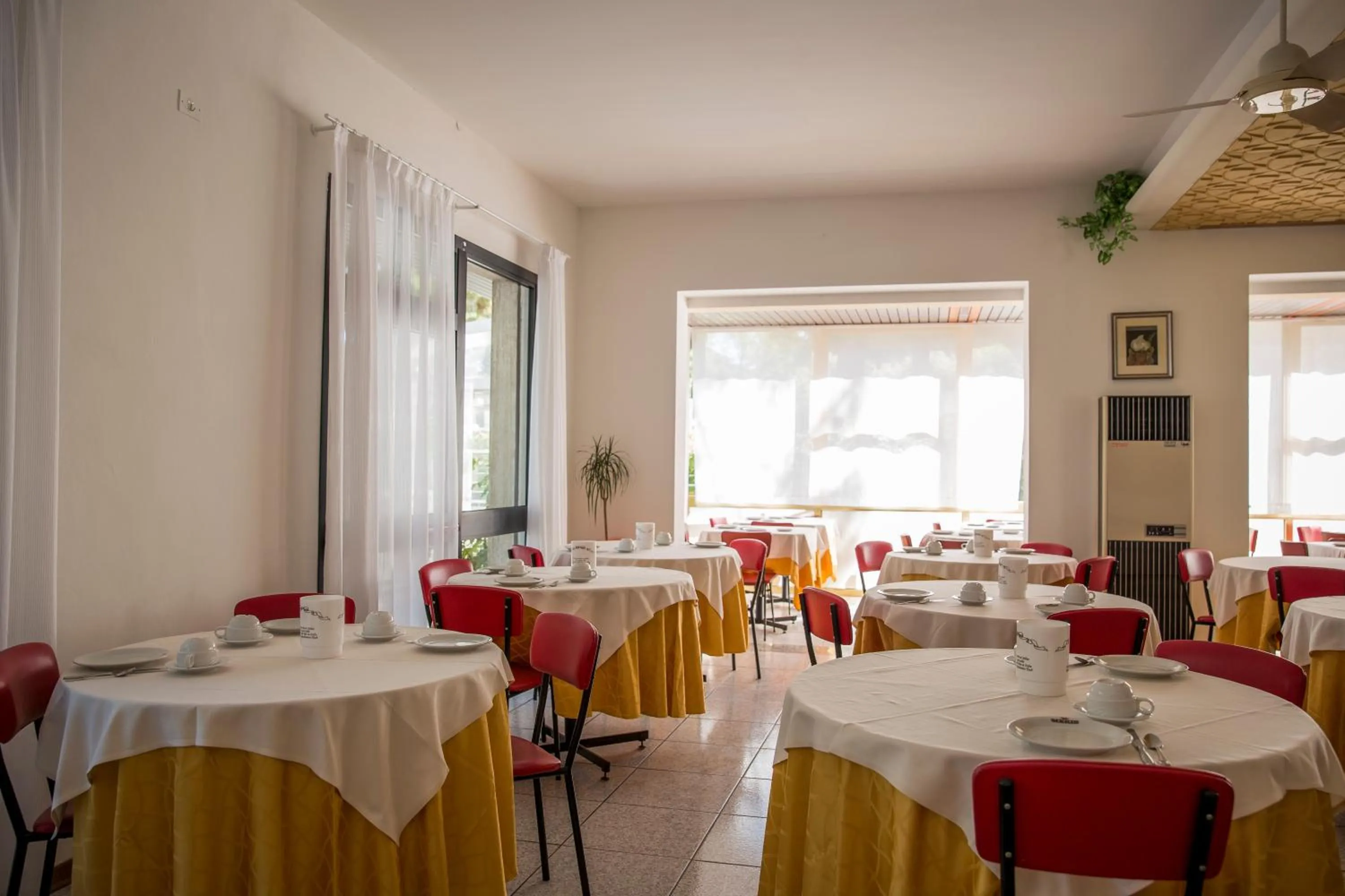 Restaurant/places to eat in Hotel Meris
