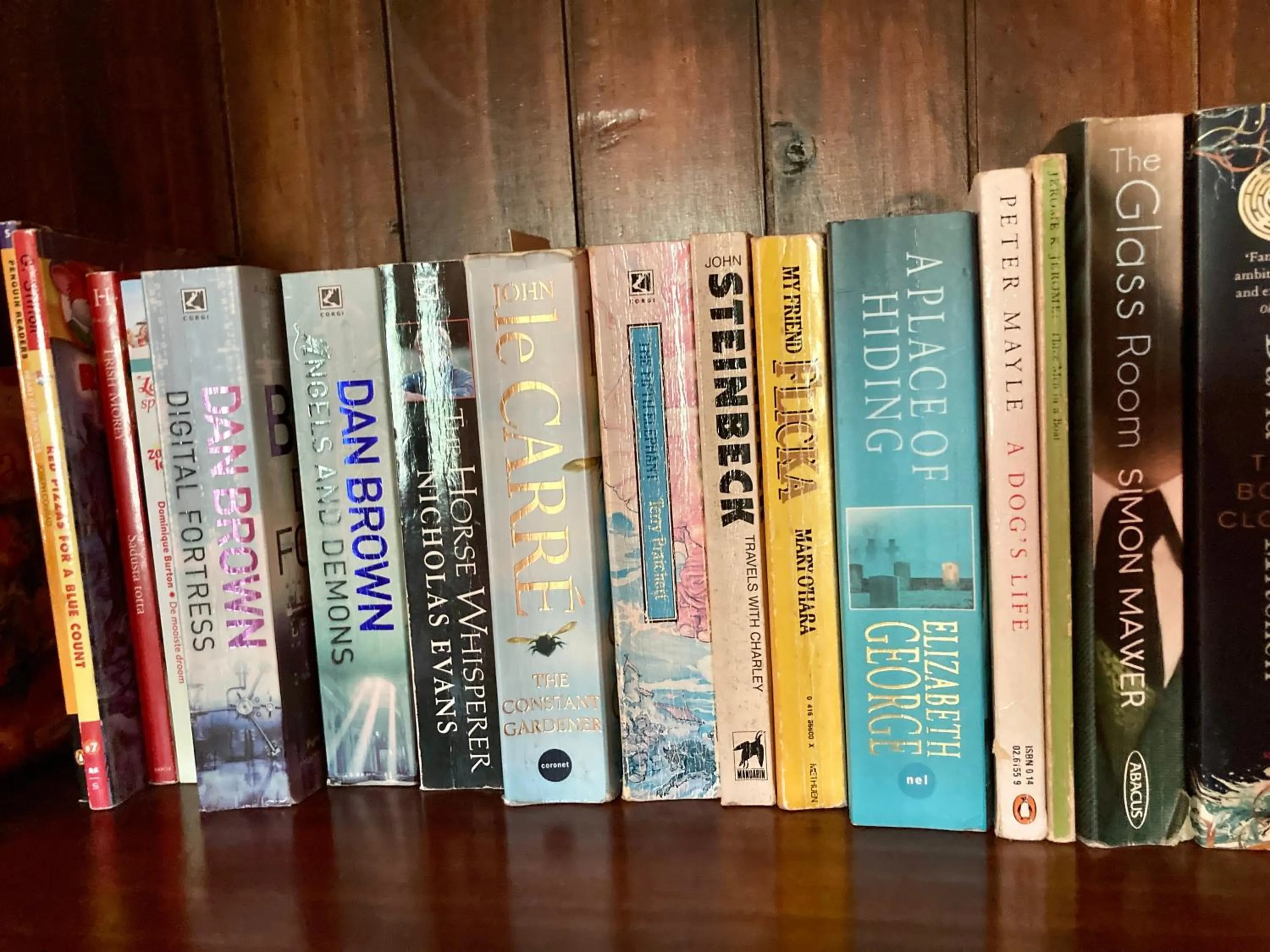 Library in Il Nascondiglio - The Hideaway