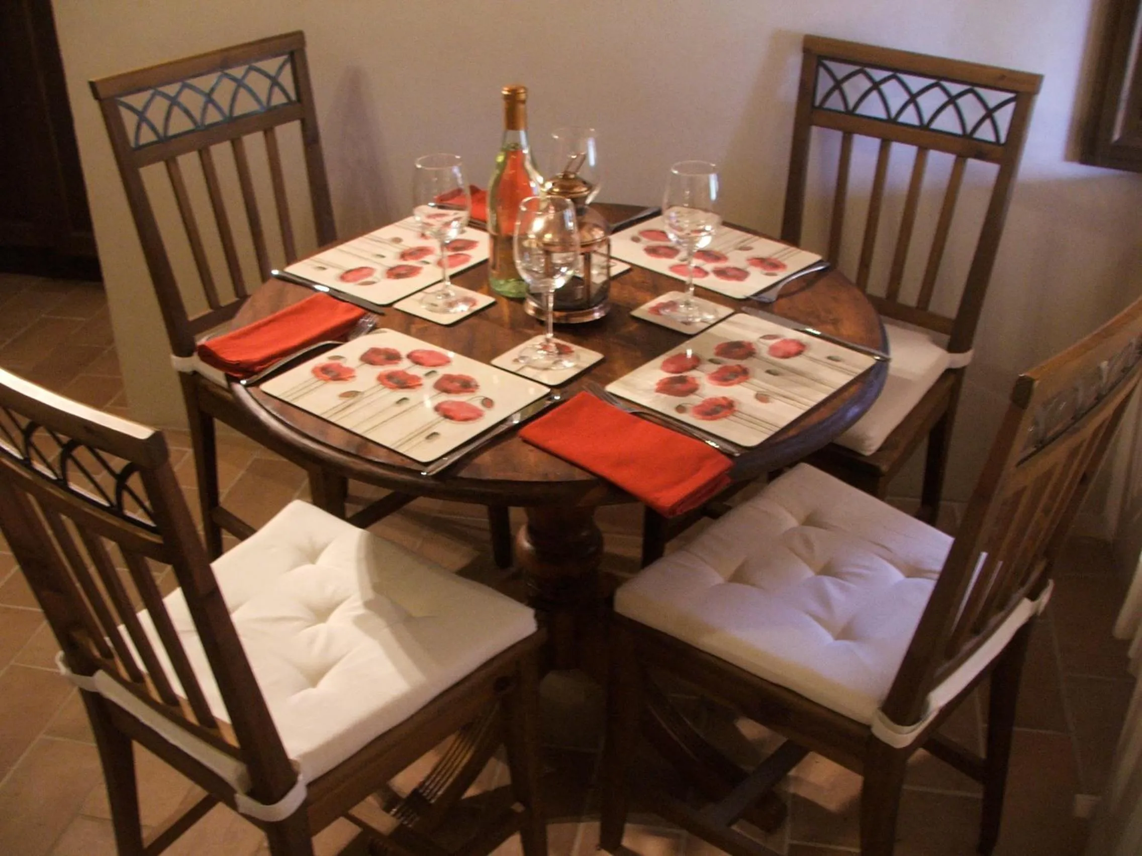 Dining area in Il Nascondiglio - The Hideaway