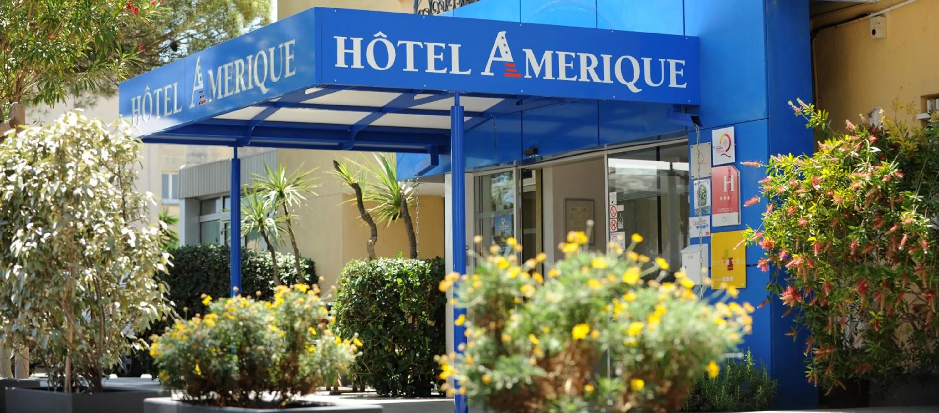 Facade/entrance in Hotel AMERIQUE