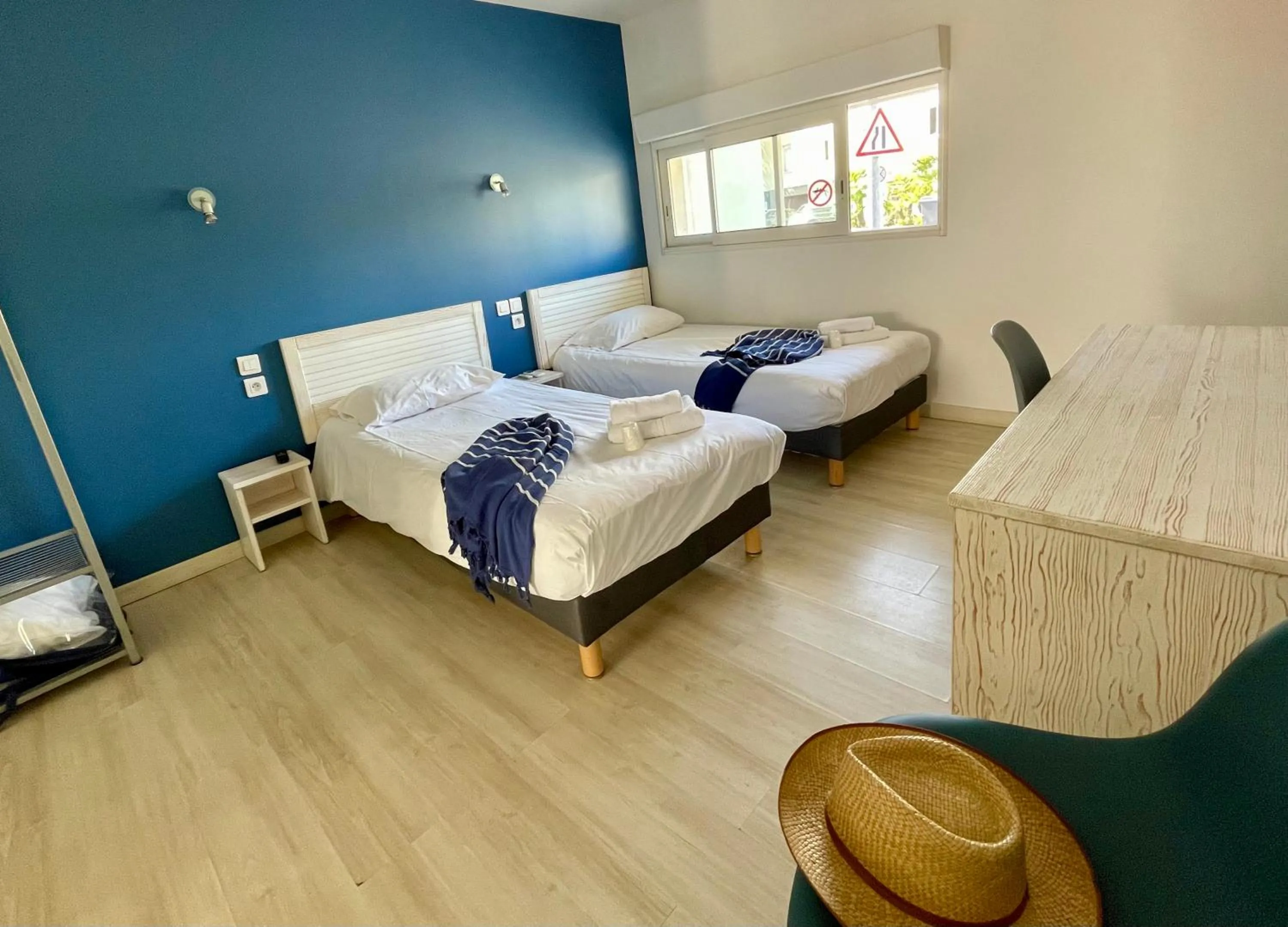 Patio, Bed in Hotel AMERIQUE