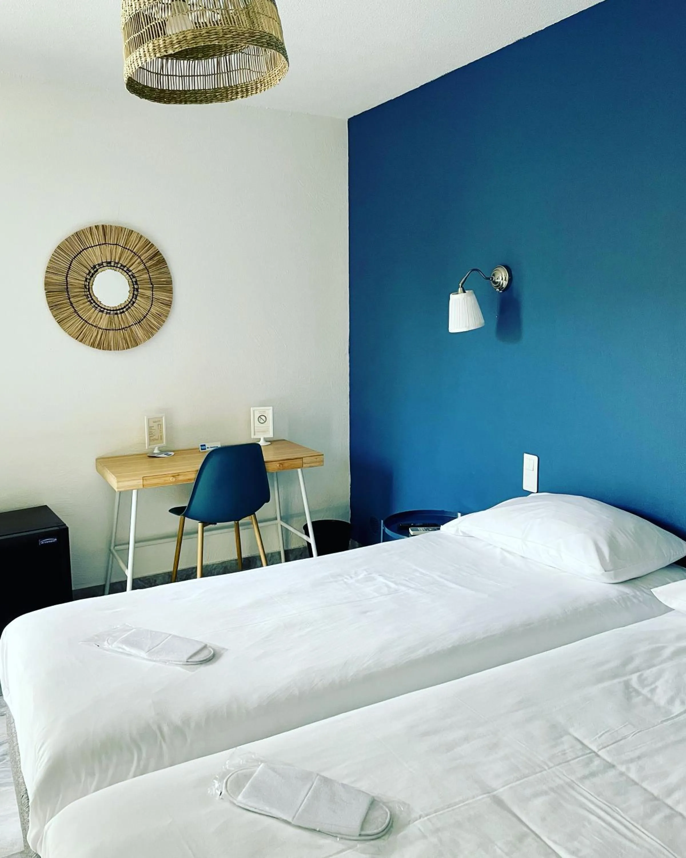 Bed in Hotel AMERIQUE