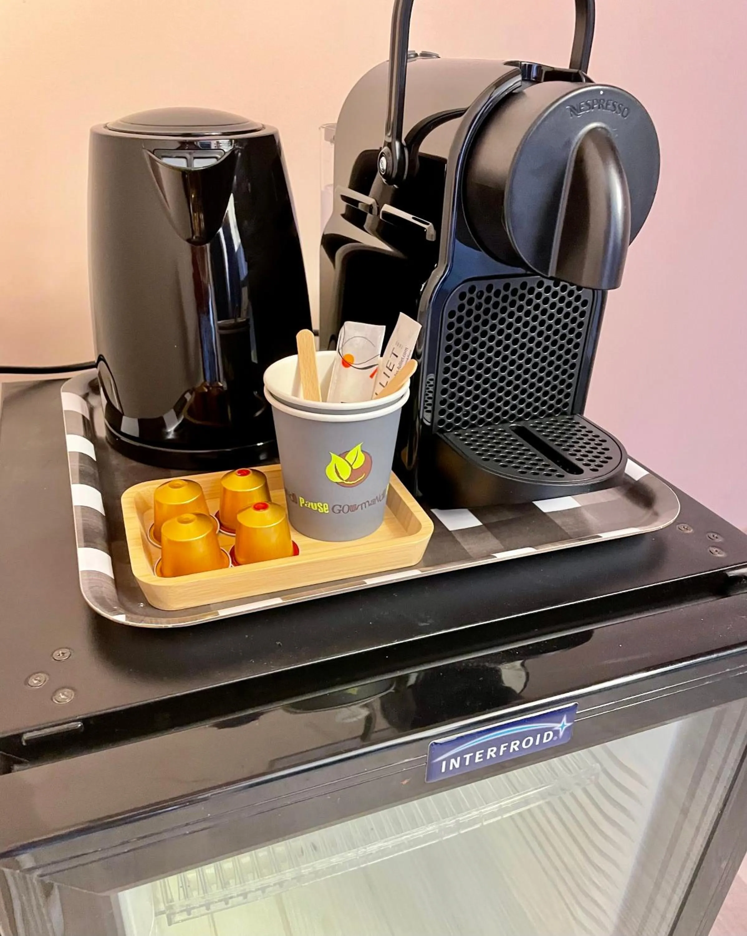 Coffee/tea facilities in Hotel AMERIQUE