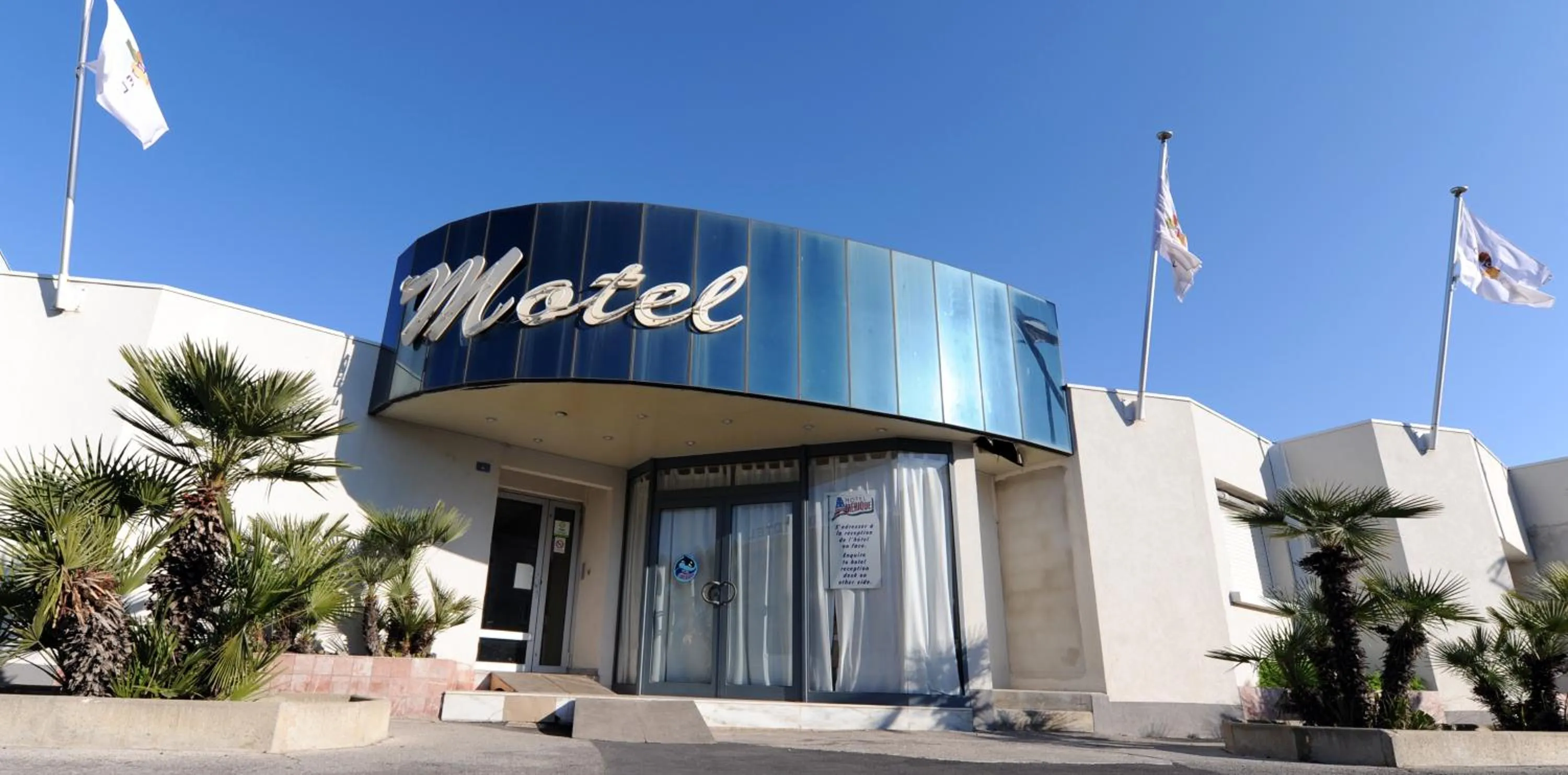 Facade/entrance in Hotel AMERIQUE