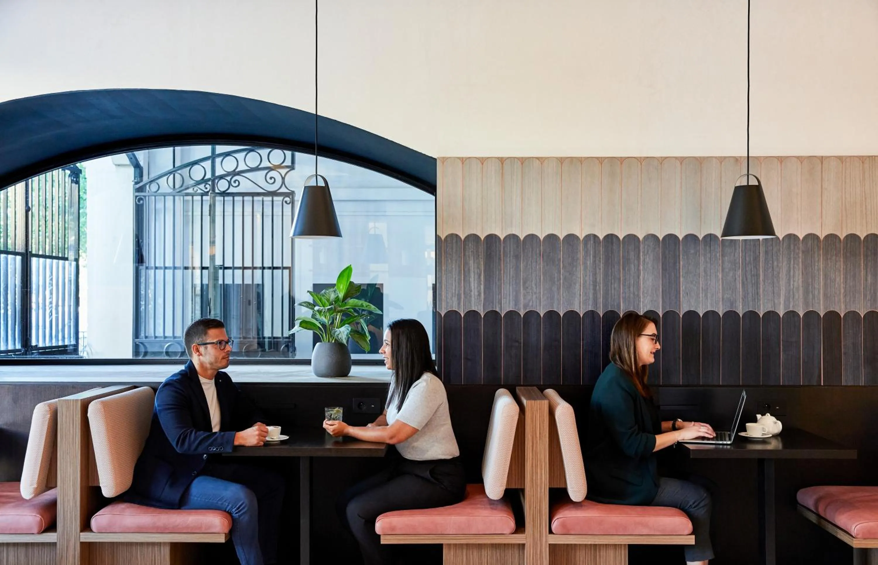 Restaurant/places to eat in Crowne Plaza Paris - Republique by IHG