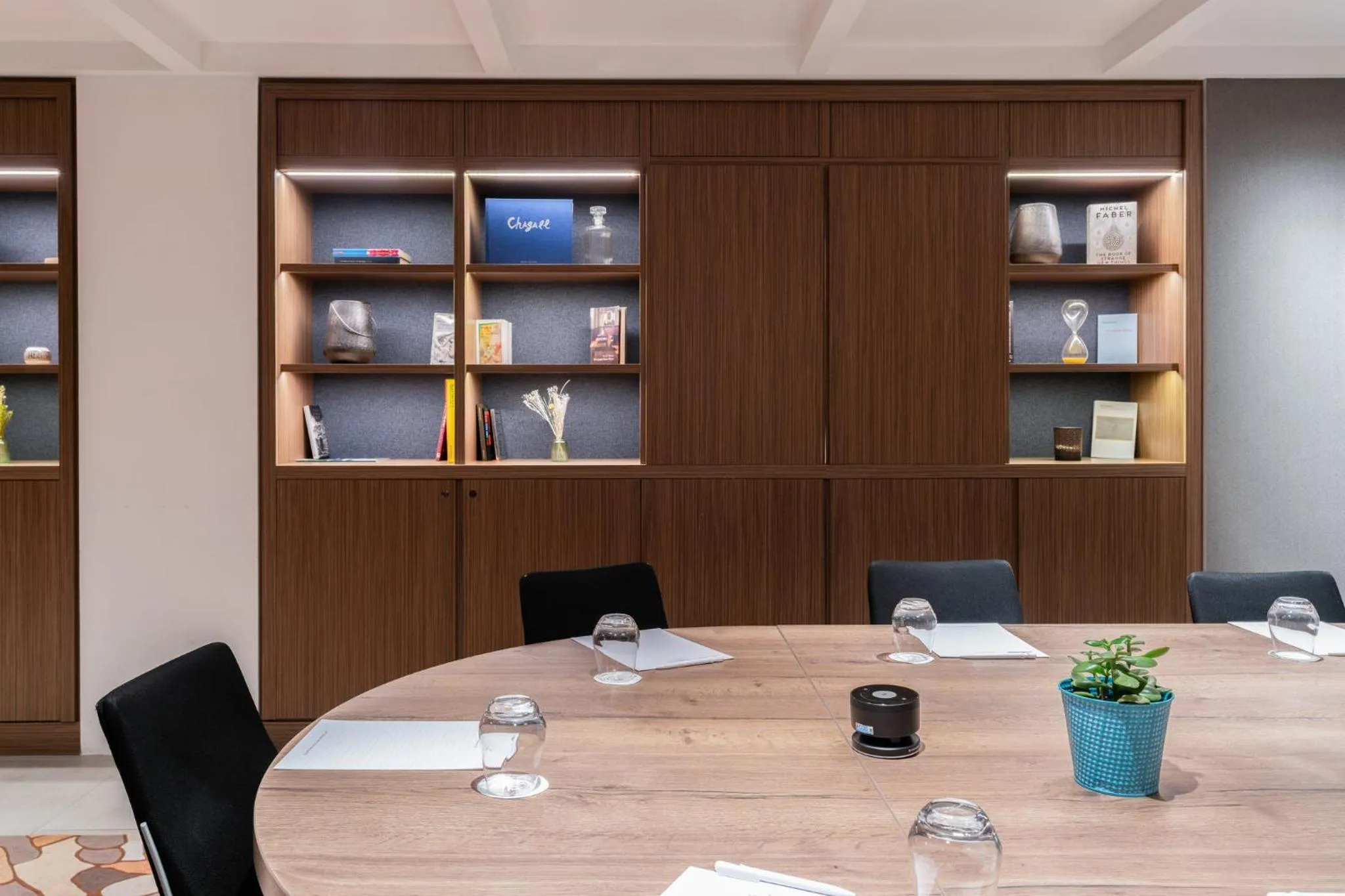 Meeting/conference room in Crowne Plaza Paris - Republique by IHG