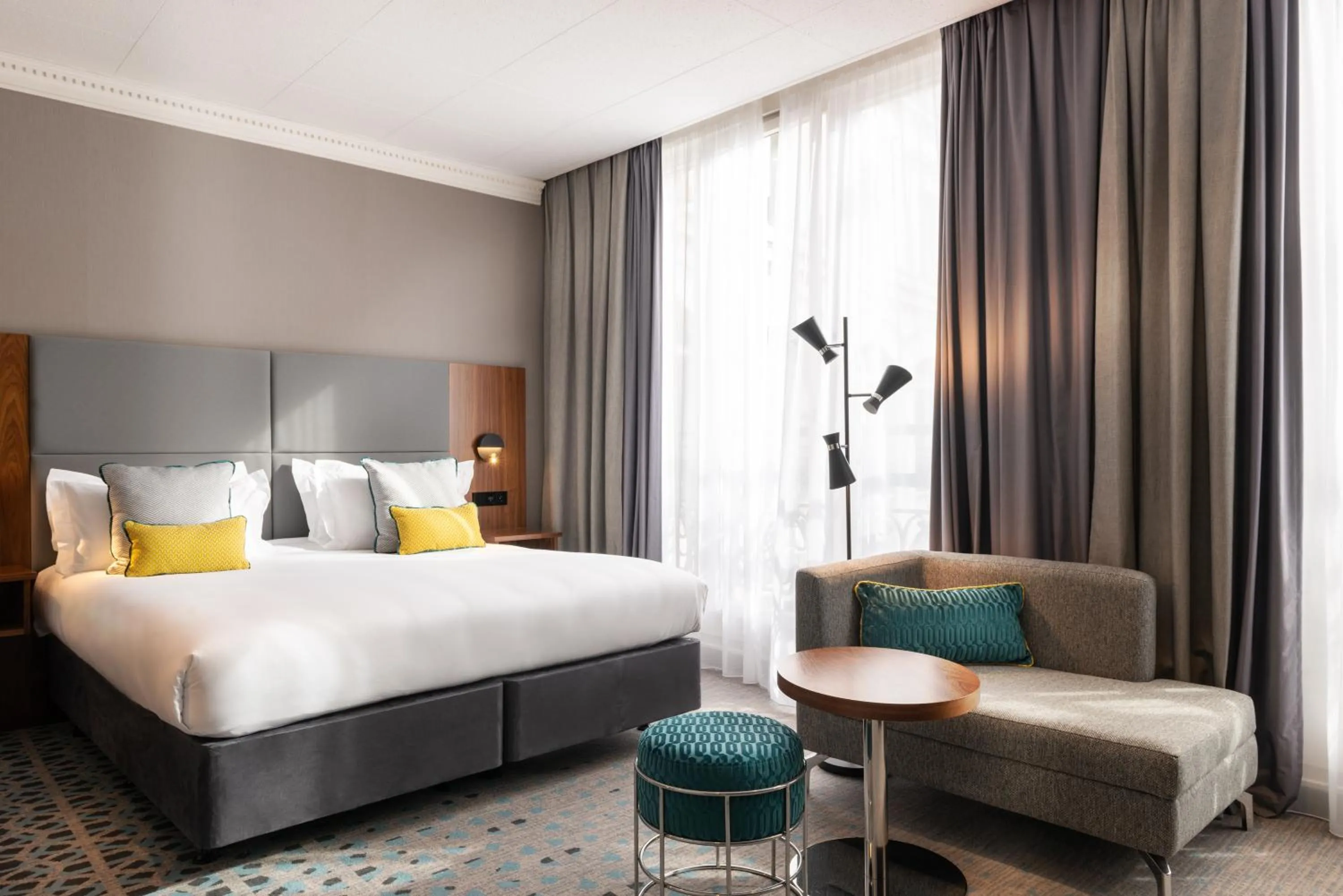 Bed in Crowne Plaza Paris - Republique by IHG
