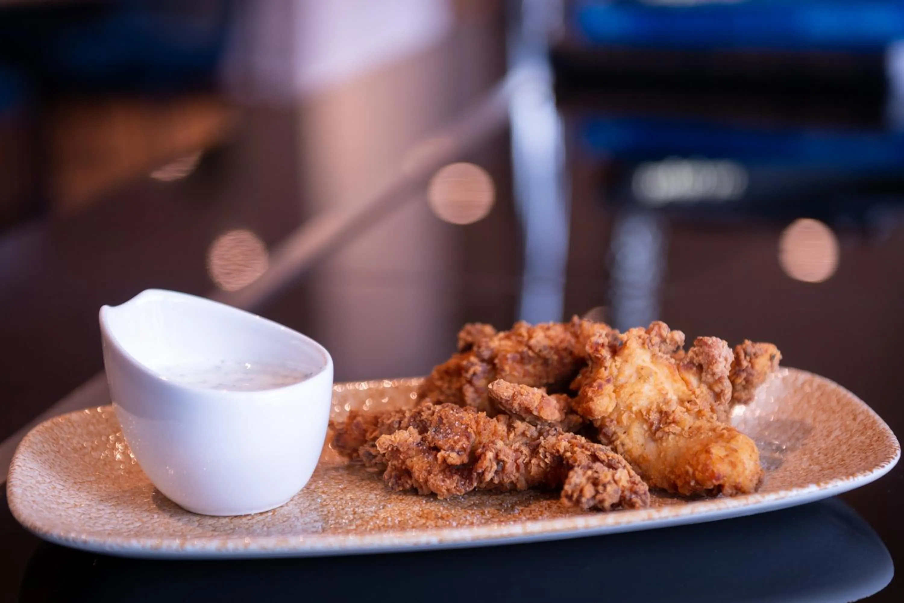 Lounge or bar in Crowne Plaza Paris - Republique by IHG