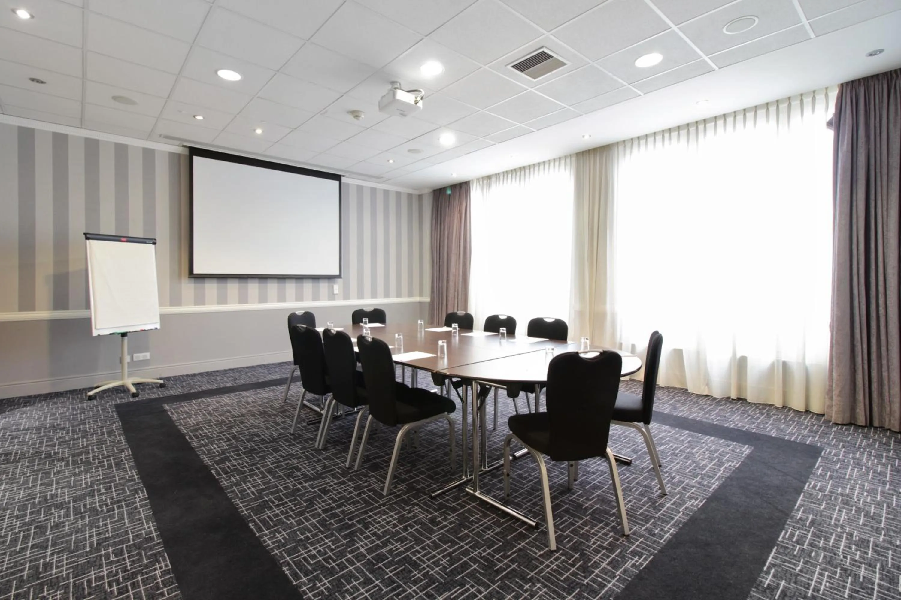 Meeting/conference room in Crowne Plaza Paris - Republique by IHG