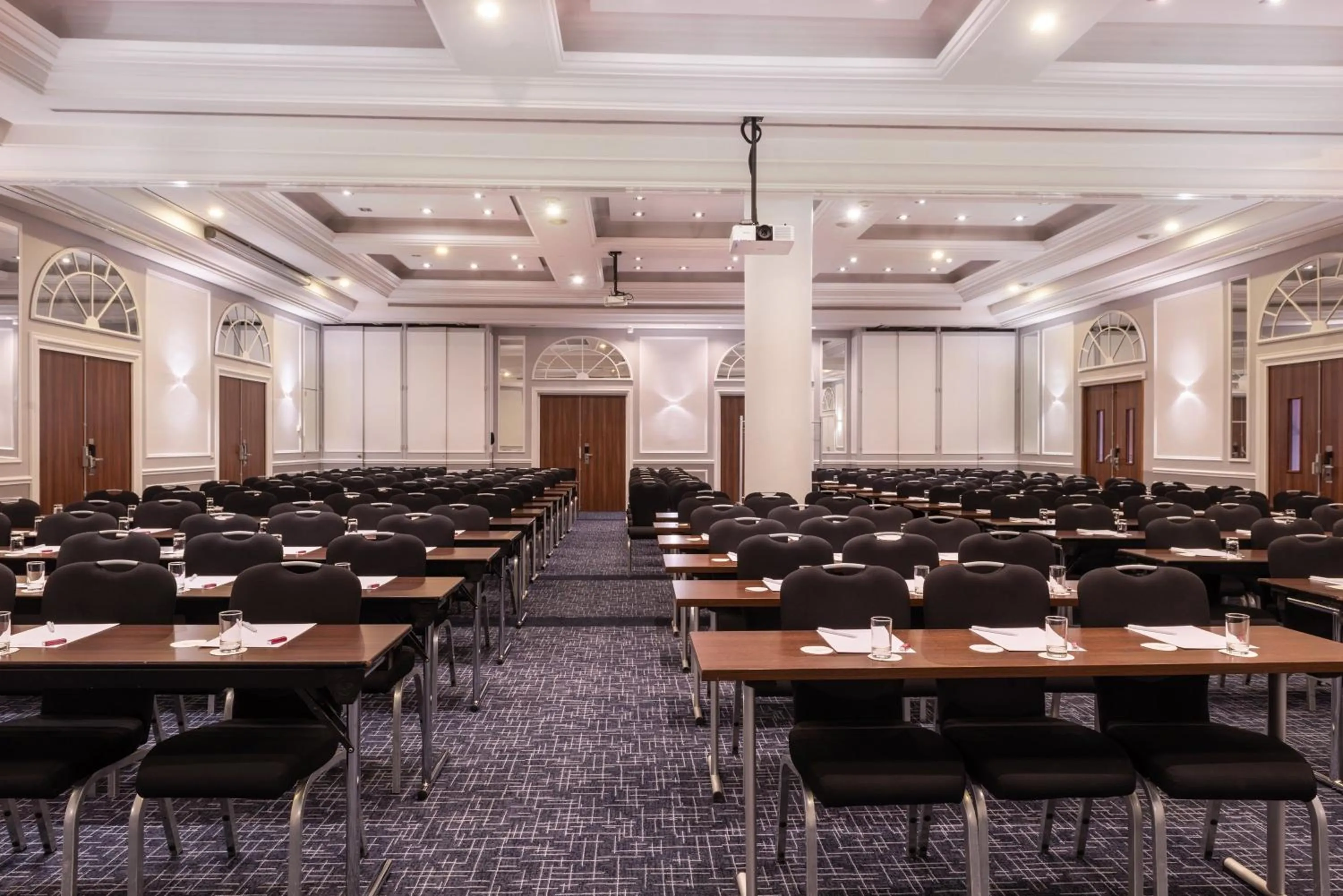 Meeting/conference room in Crowne Plaza Paris - Republique by IHG