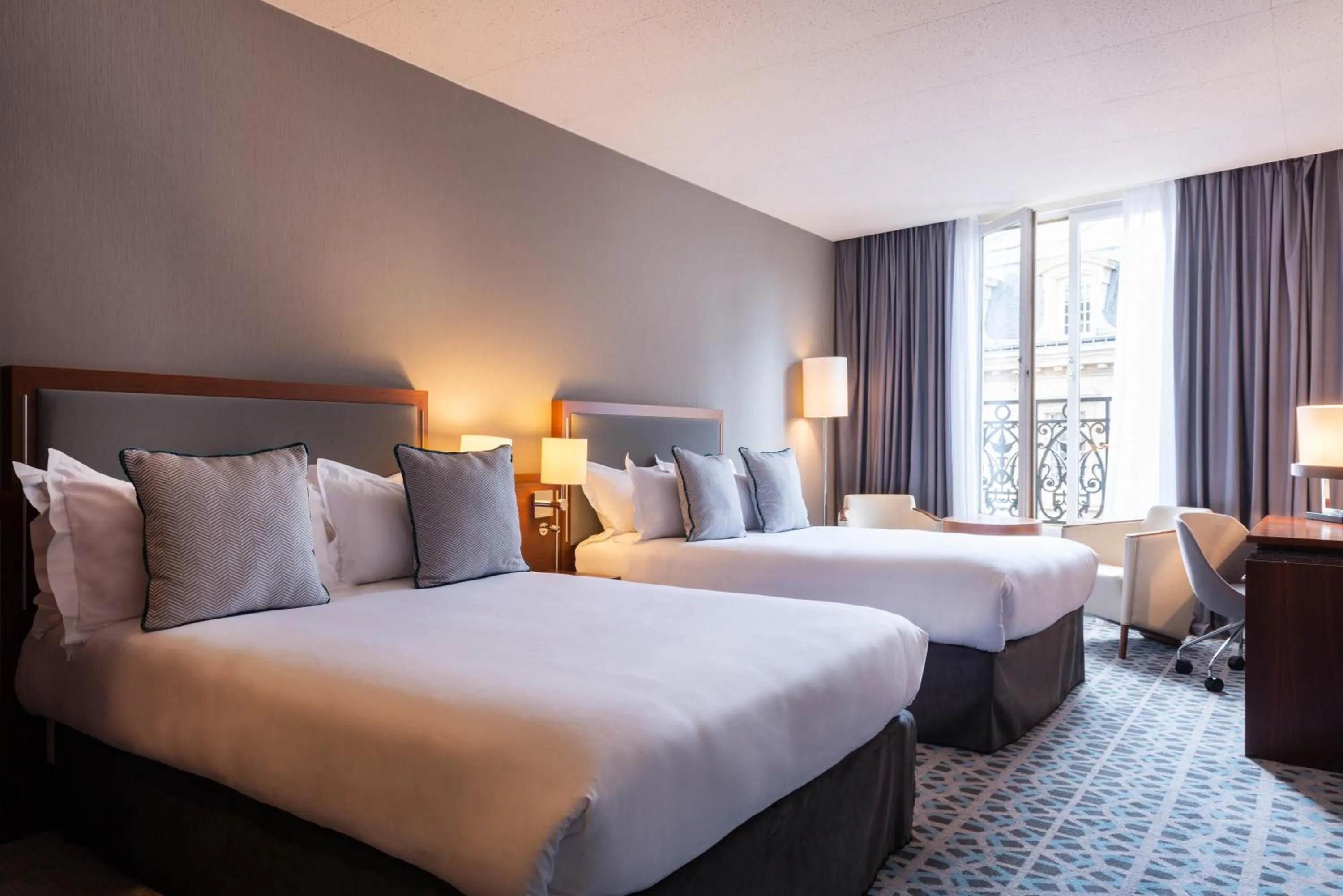 Bed in Crowne Plaza Paris - Republique by IHG