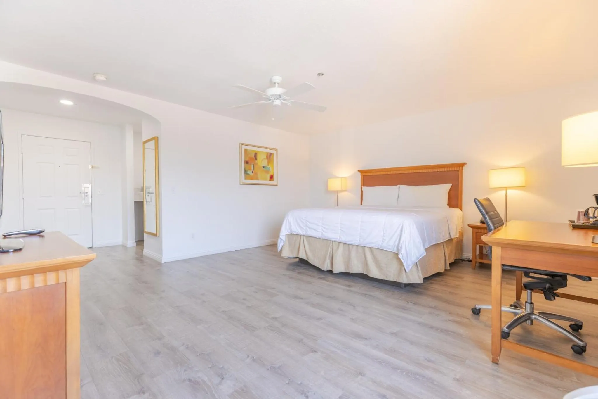 Photo of the whole room, Bed in Brawley Inn