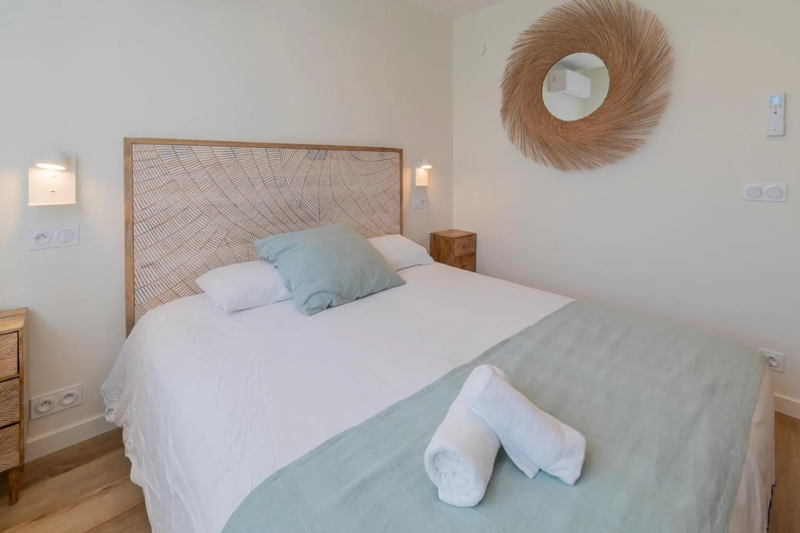 Bedroom, Bed in Cit'Hotel Imperial