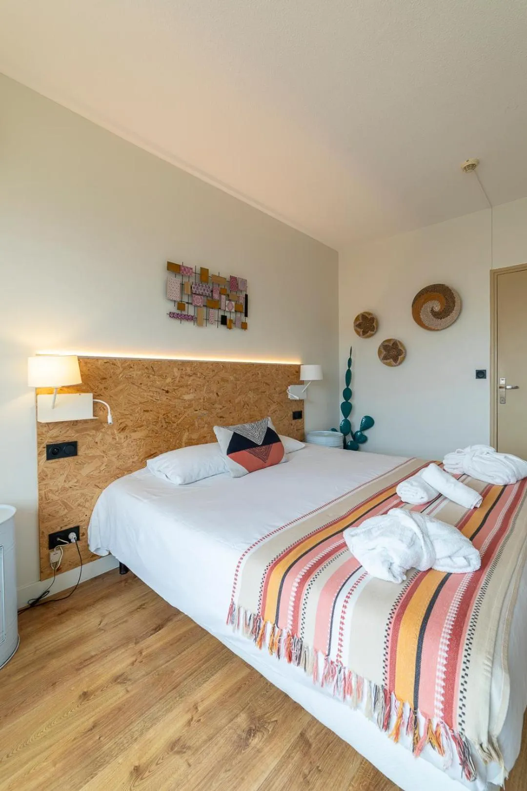 Bedroom, Bed in Cit'Hotel Imperial