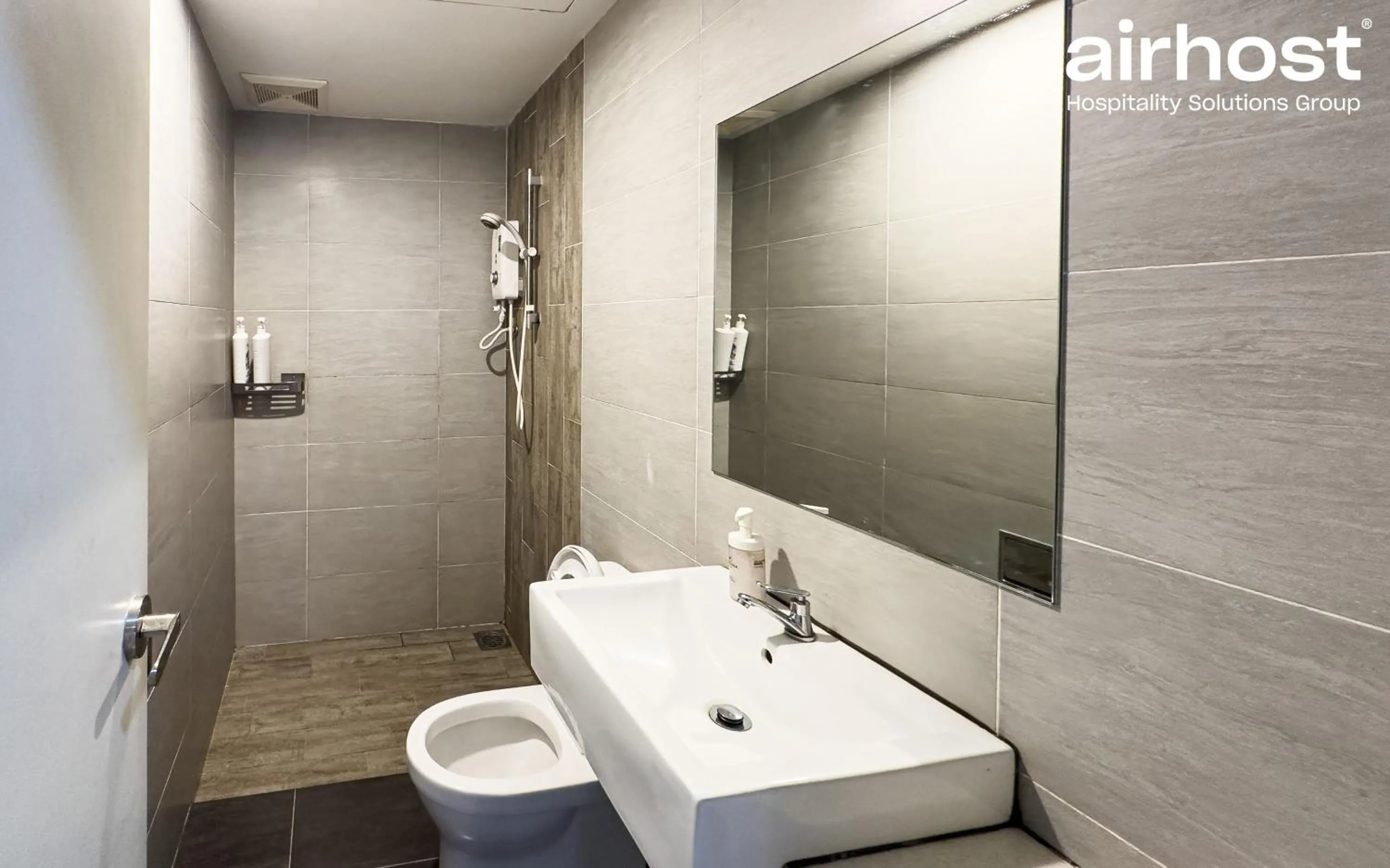 Toilet in Arte Plus Jalan Ampang by Airhost
