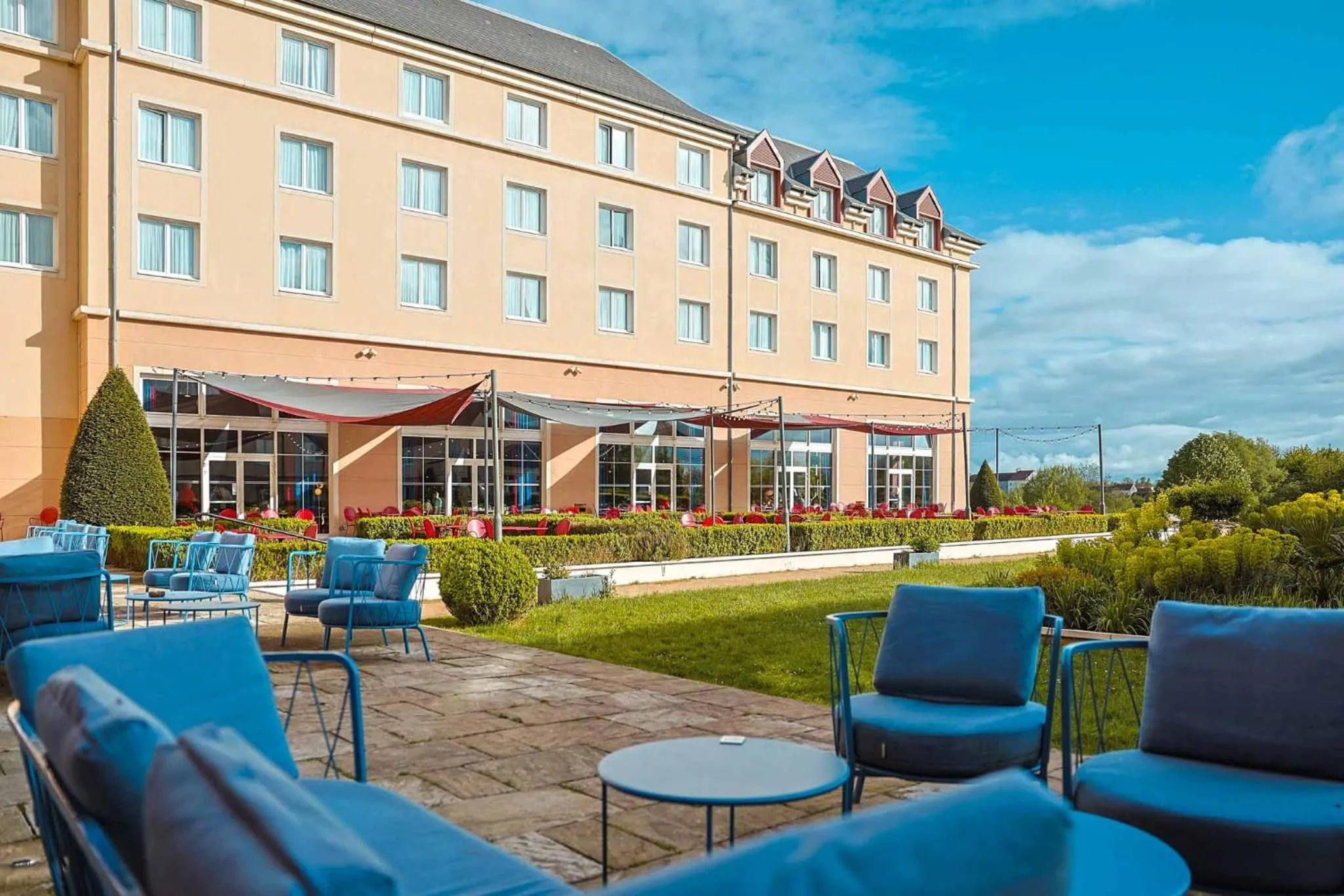 Garden view in Grand Magic Hotel Marne La Vallée