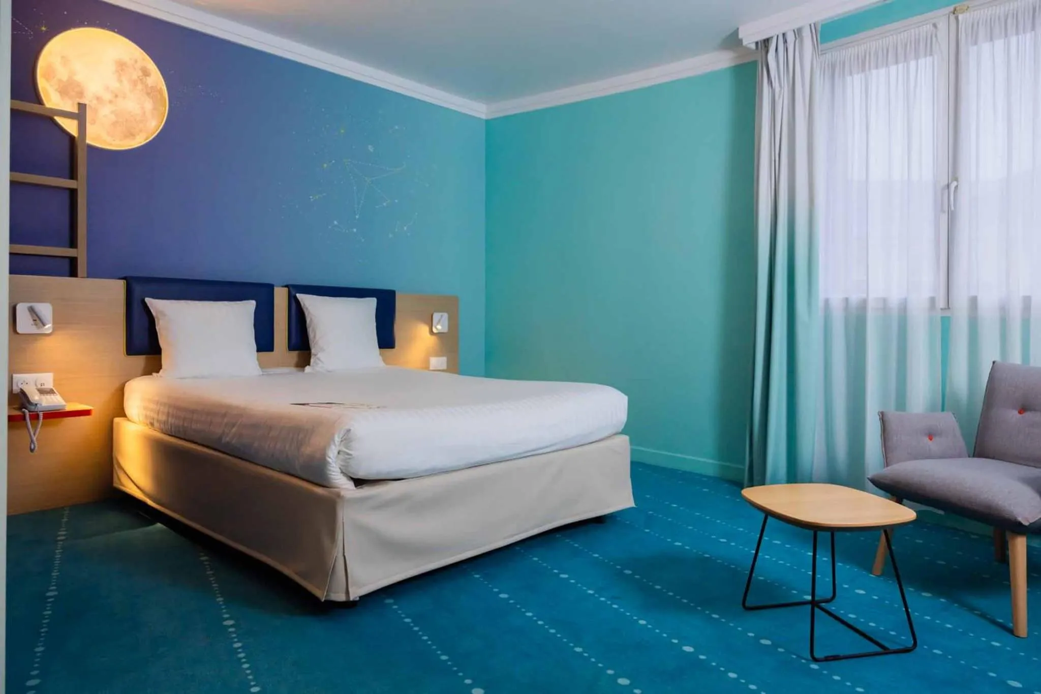 Bedroom, Bed in Grand Magic Hotel Marne La Vallée