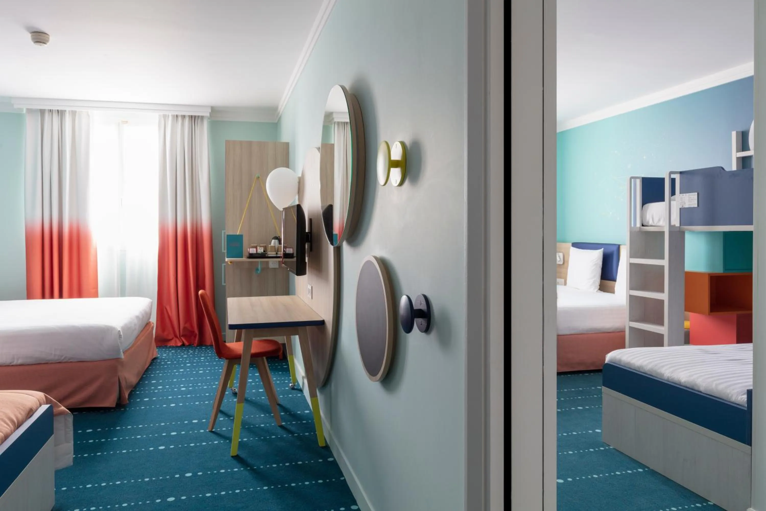 Bedroom, Bed in Grand Magic Hotel Marne La Vallée