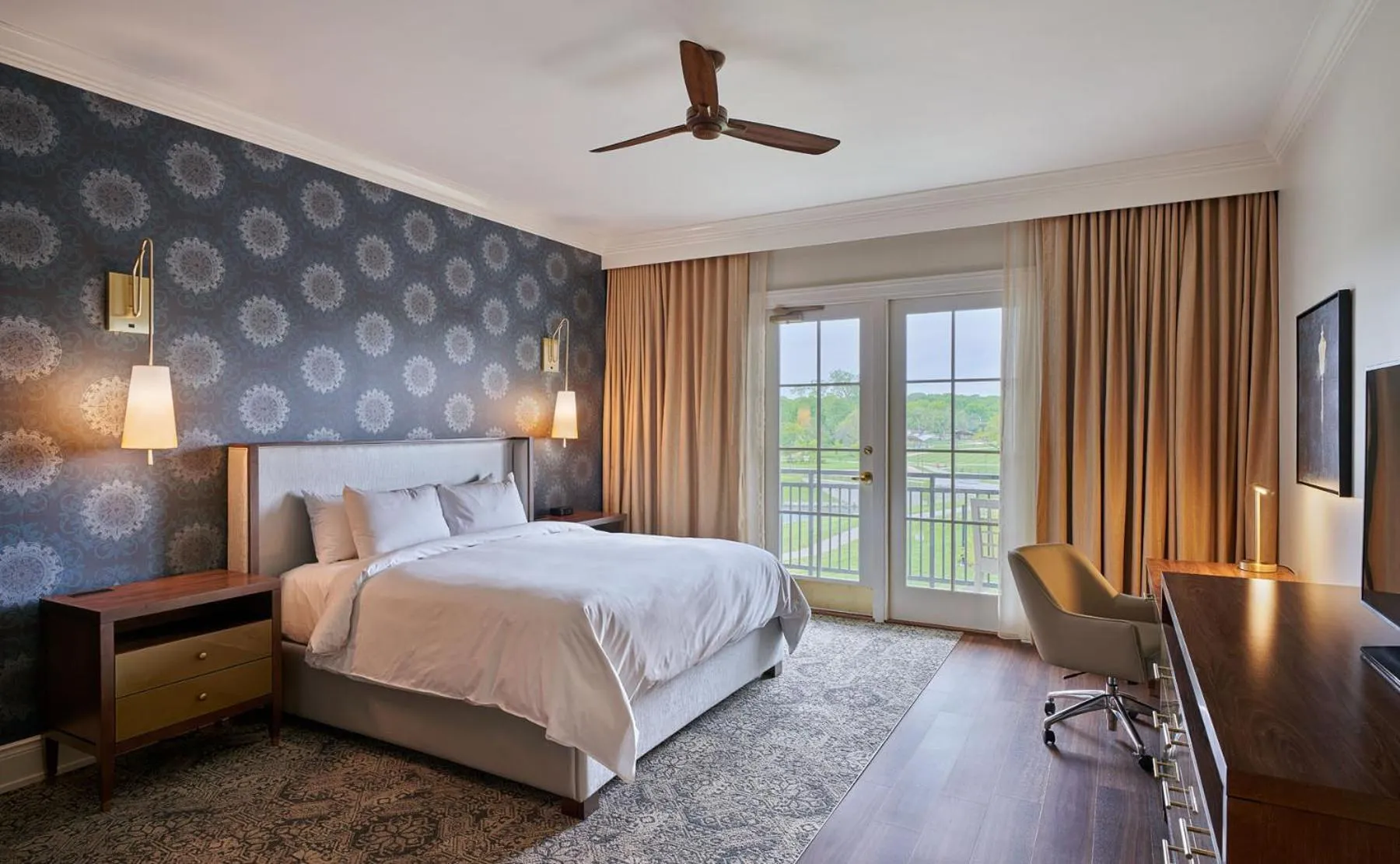 Bed in The Inn at Meadowbrook