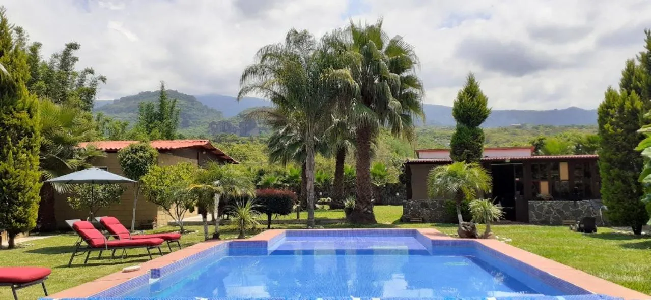 Swimming pool in Hotel Boutique Bacaanda