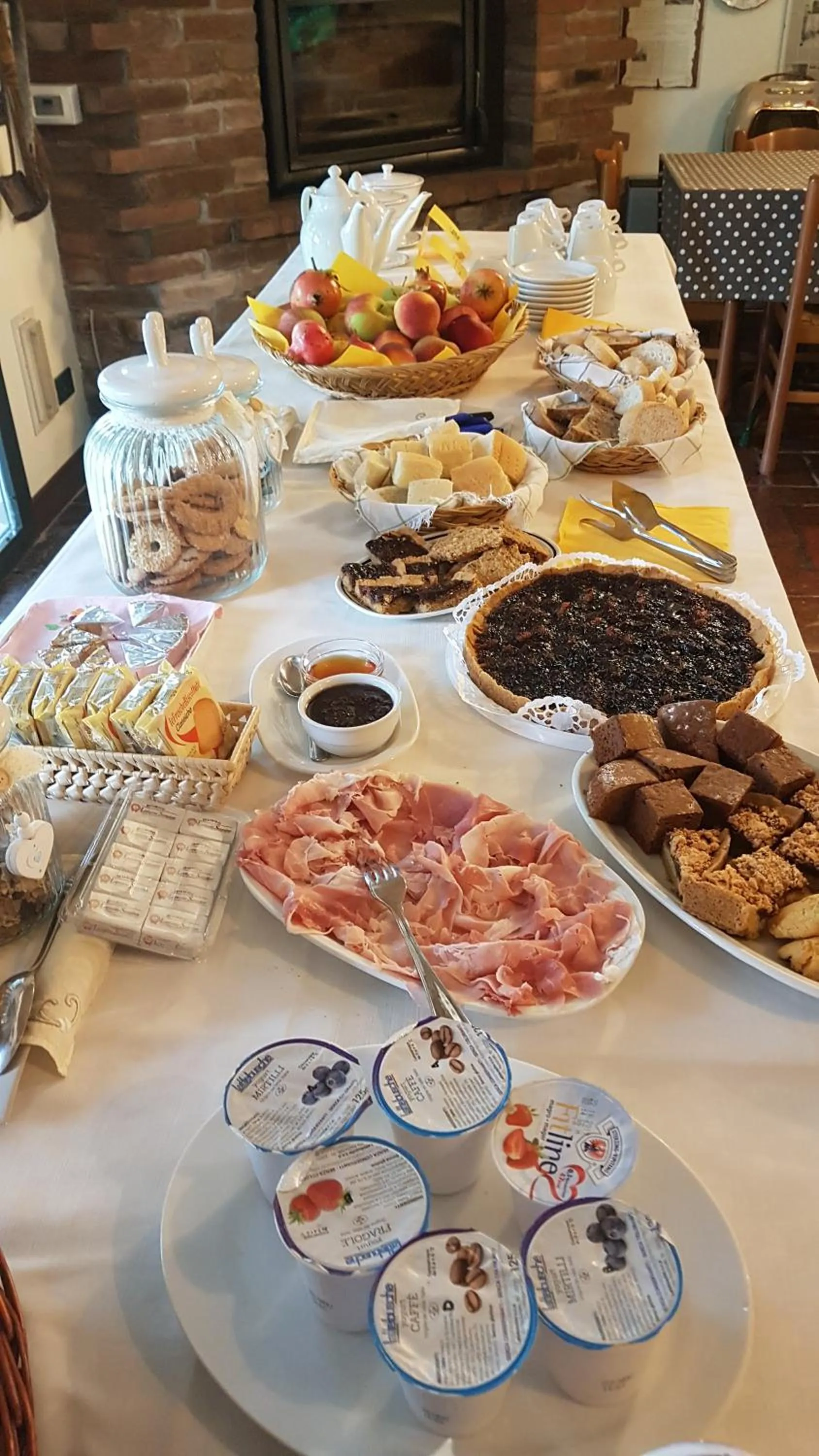 Buffet breakfast in Agriturismo Le Clementine