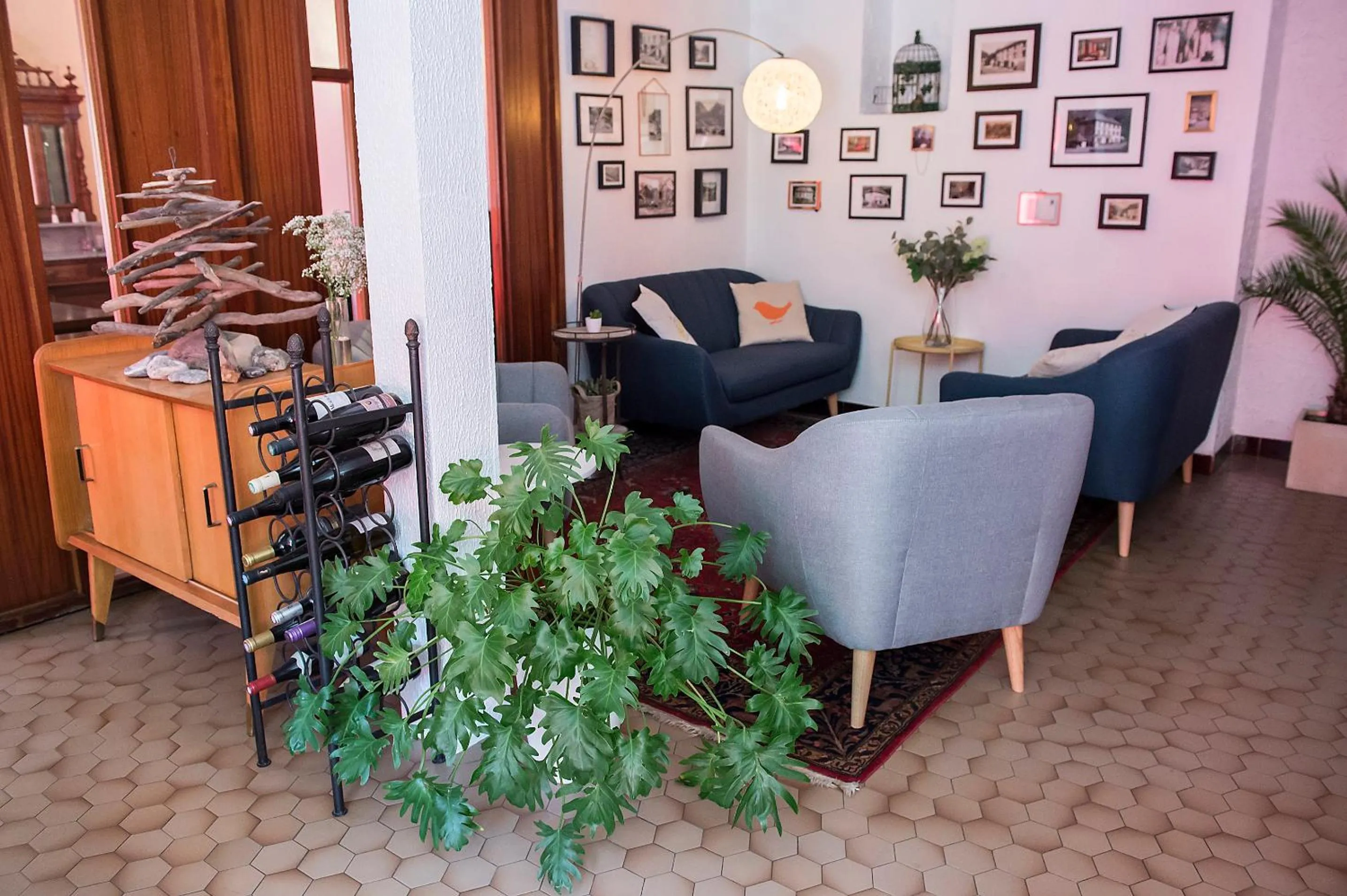 Lounge or bar in Hôtel Le Cassini