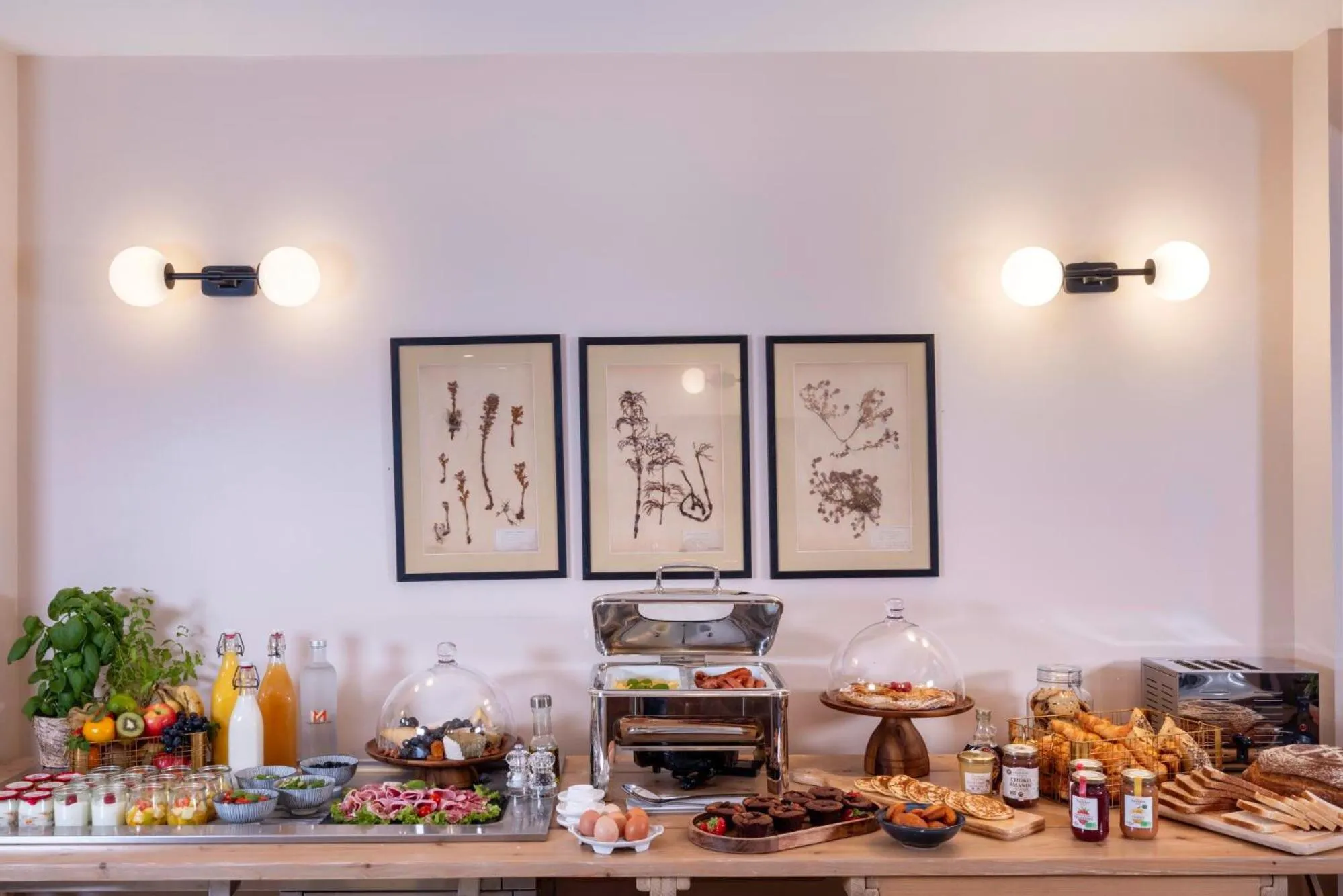 Breakfast in Hôtel Maxim Quartier Latin