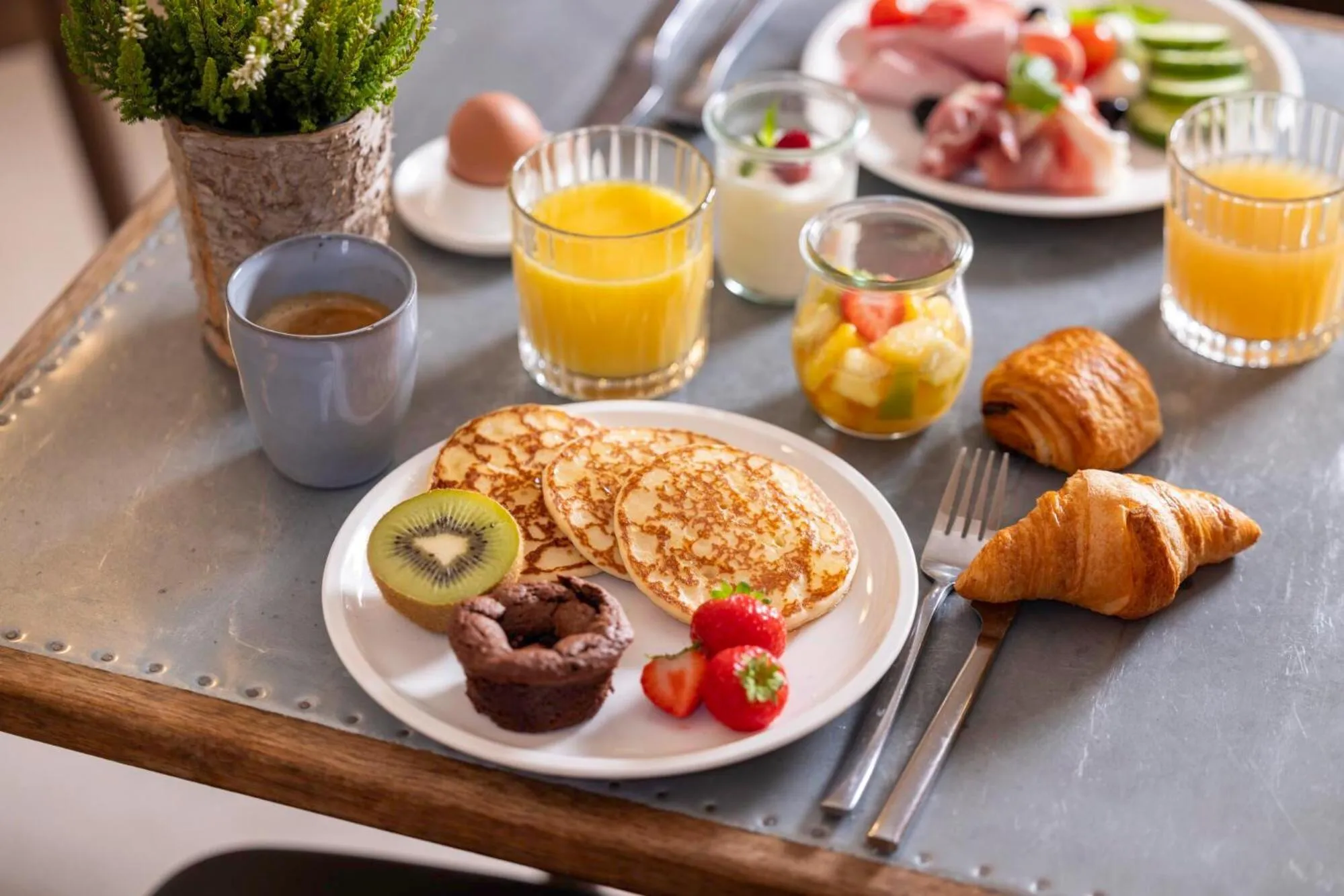 Breakfast in Hôtel Maxim Quartier Latin