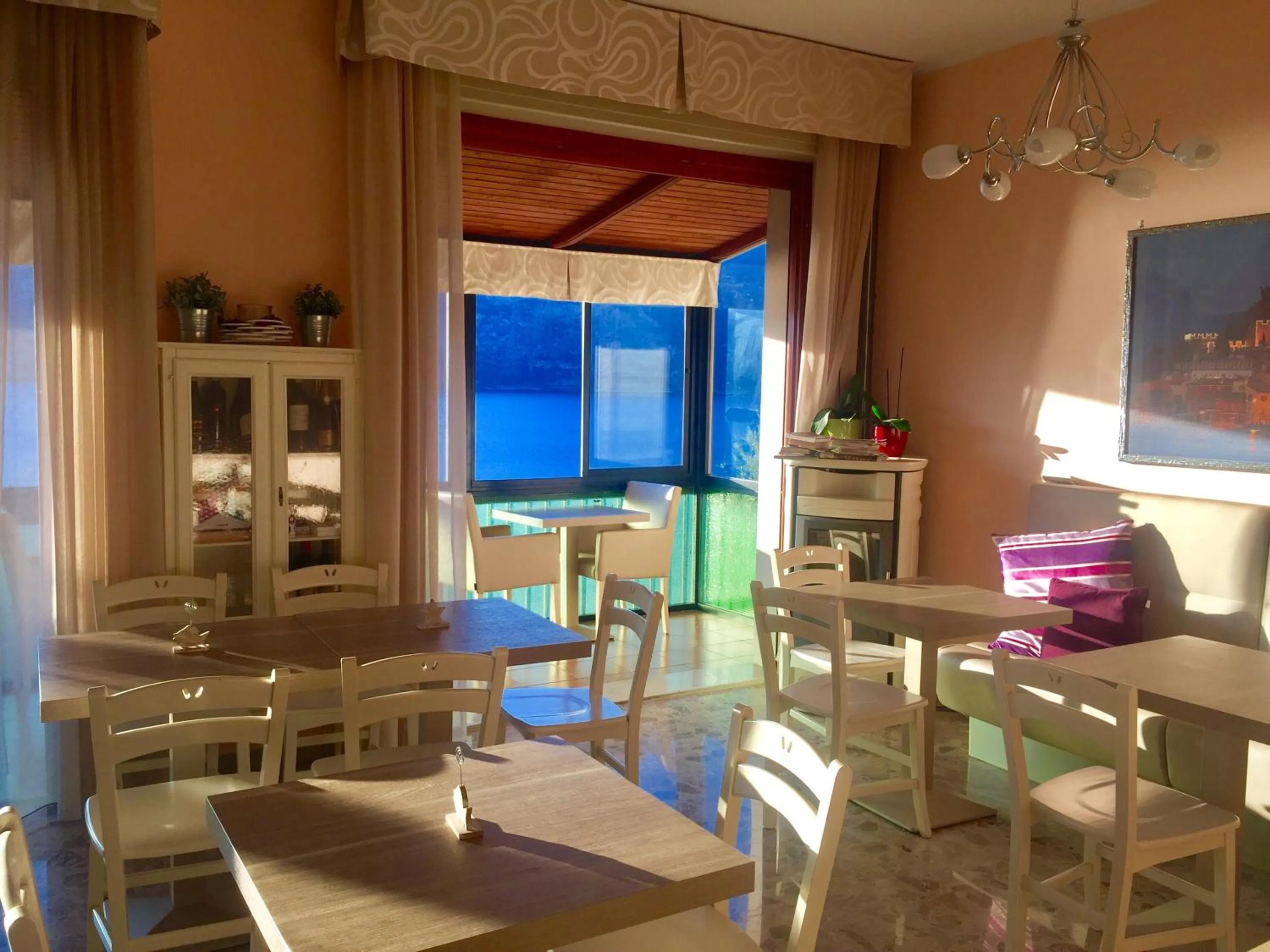 Communal lounge/ TV room in Villa Emma Malcesine