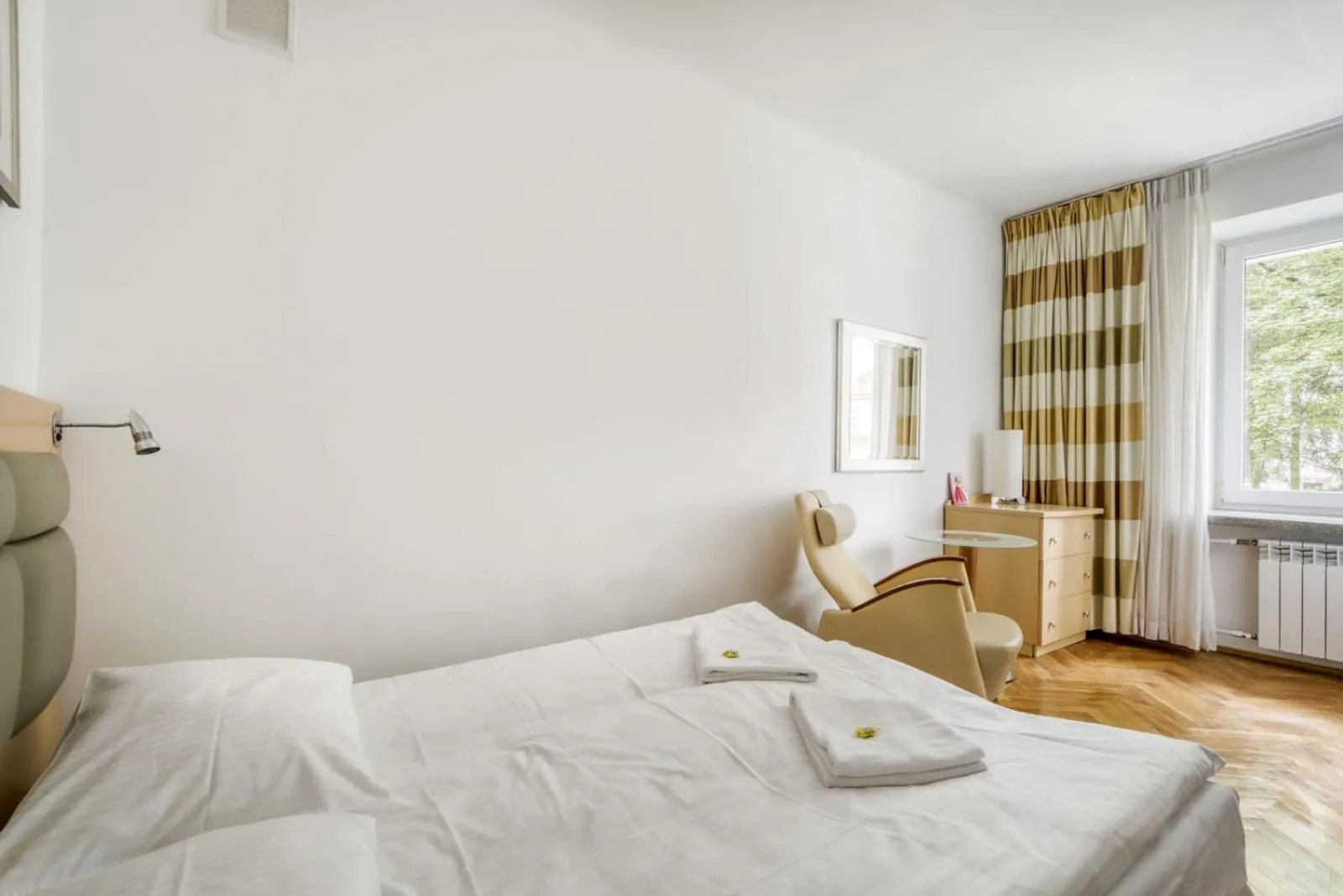 Bed in 404 Rooms Obrzezna Mokotow