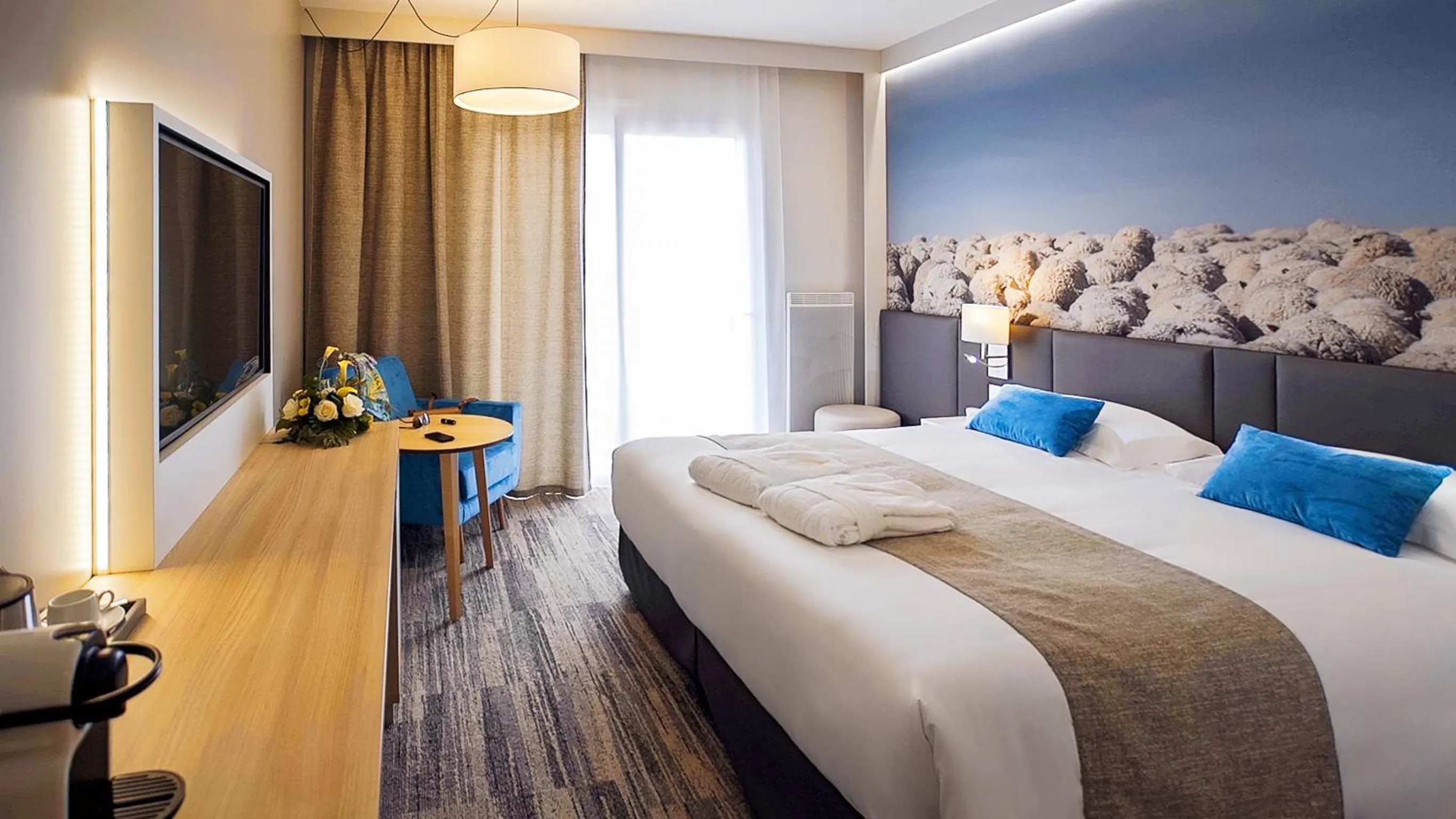 Coffee/tea facilities, Bed in Mercure Castres L'Occitan